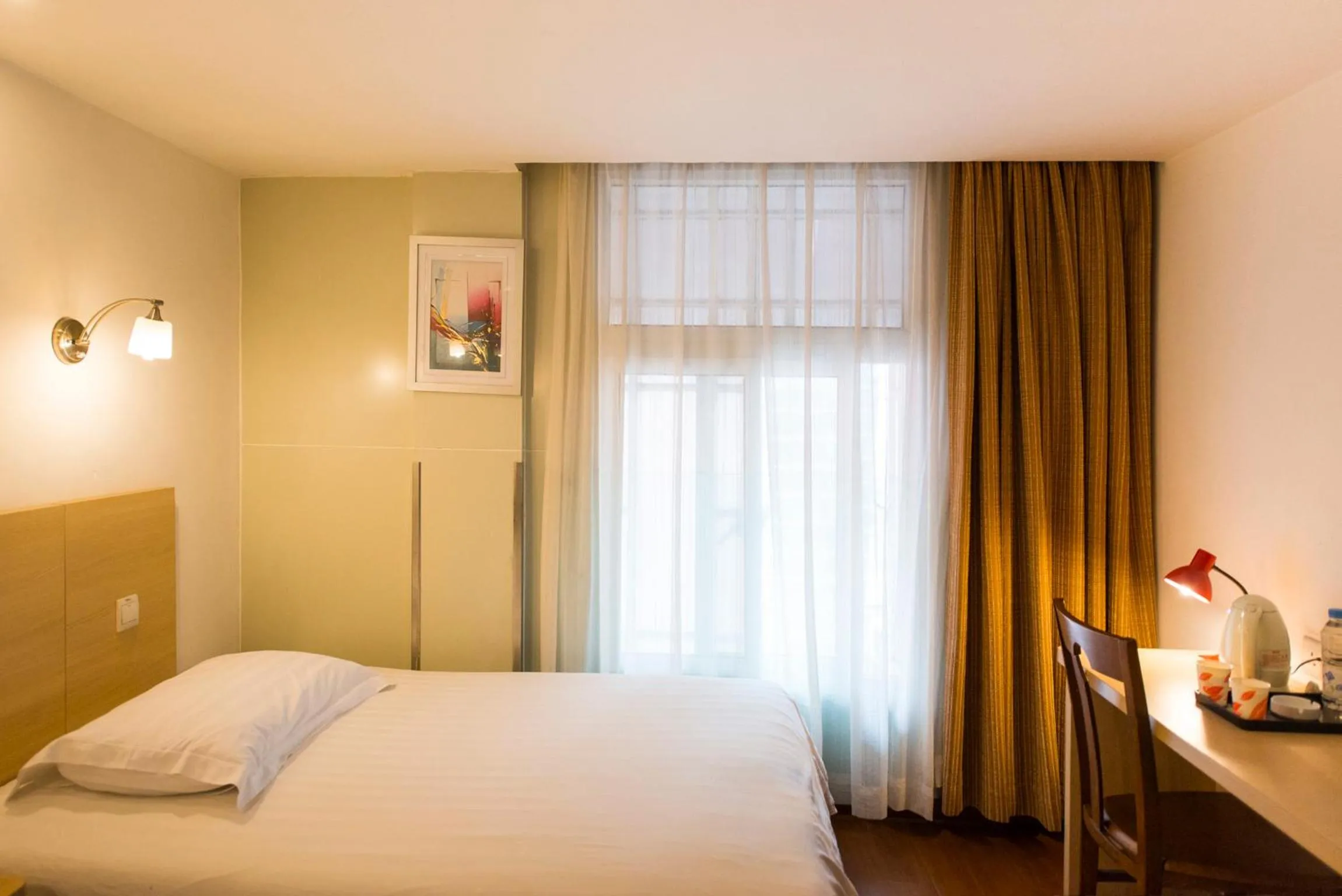 Day, Bed in Motel Shanghai Pudong Lianyang New International Expo Centre