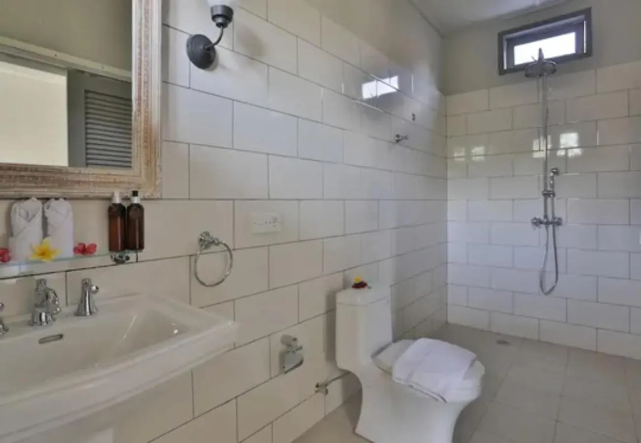 Bathroom in The Peacock Inn