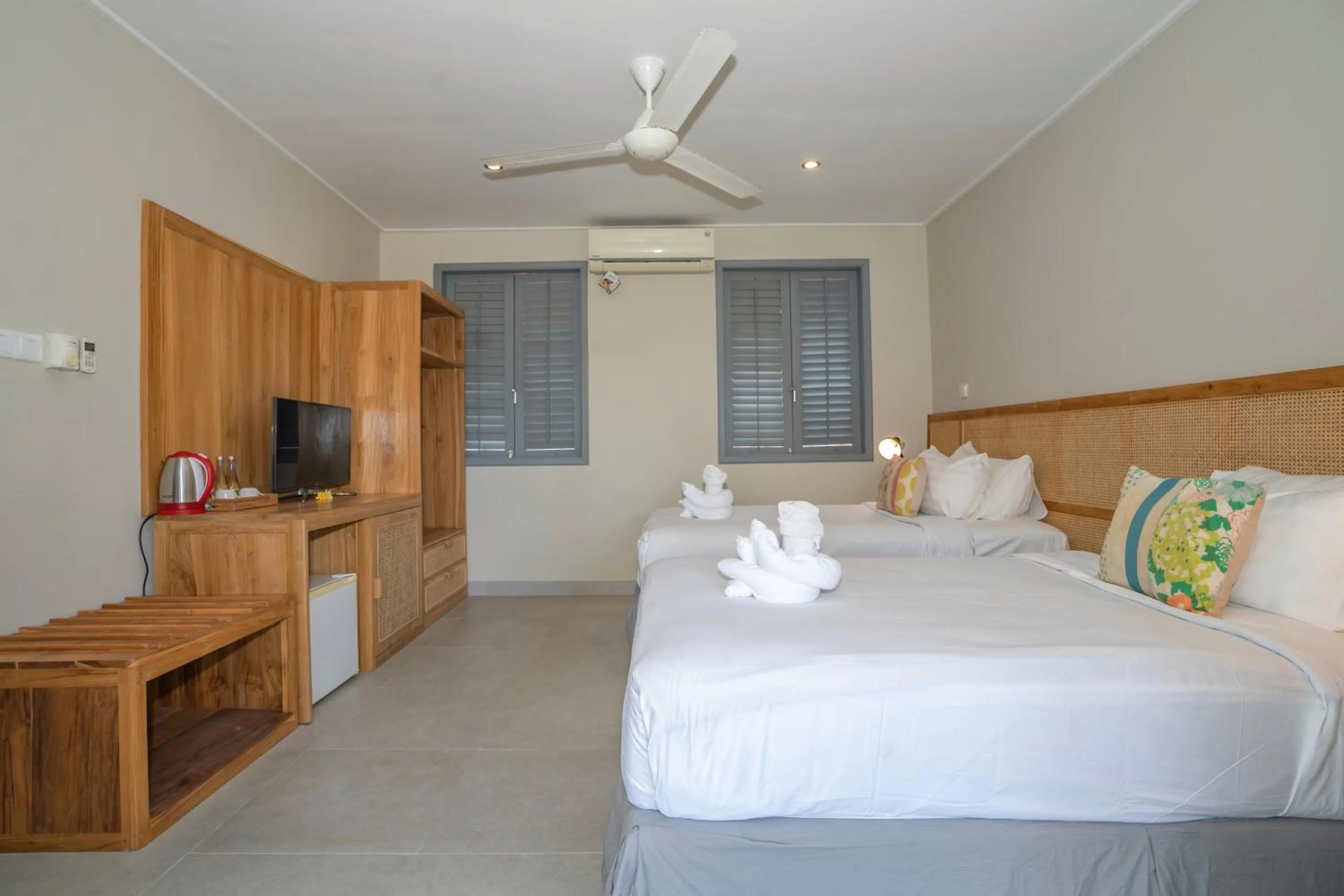 Property building, Bed in The Peacock Inn