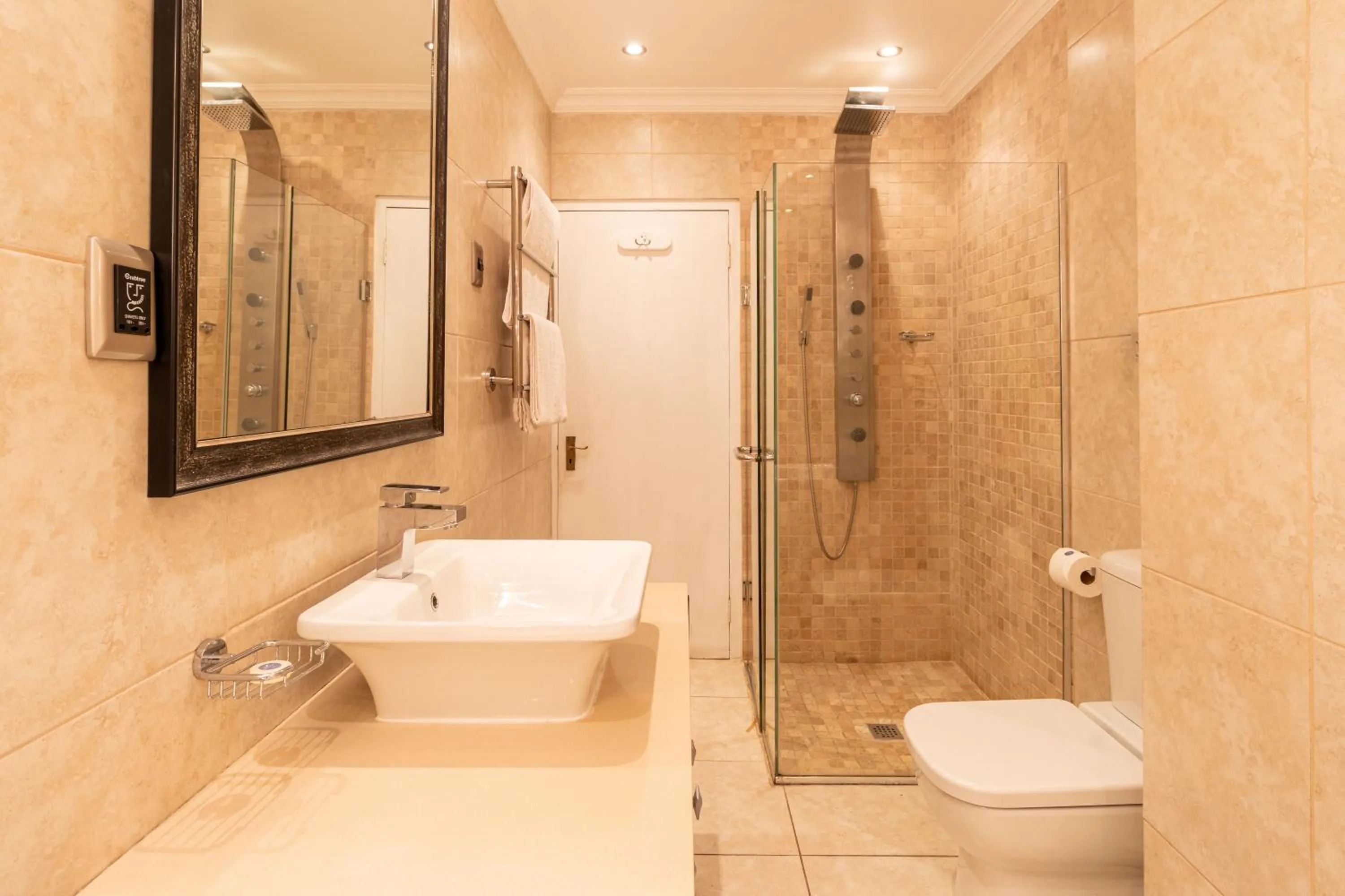 Shower in Boardwalk Lodge – Self-Catering
