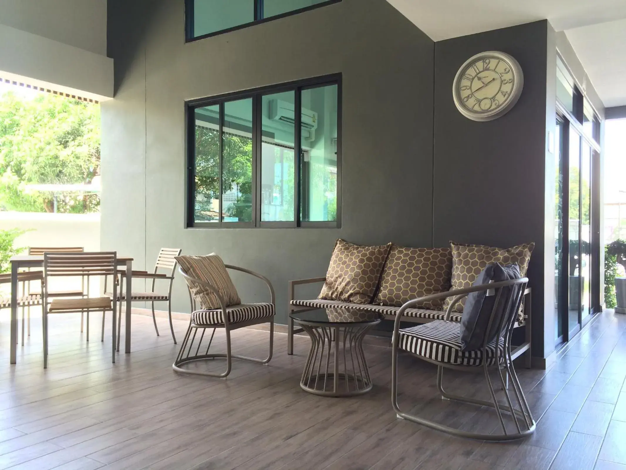 Lobby or reception in In Clover Lobby or reception in In Clover