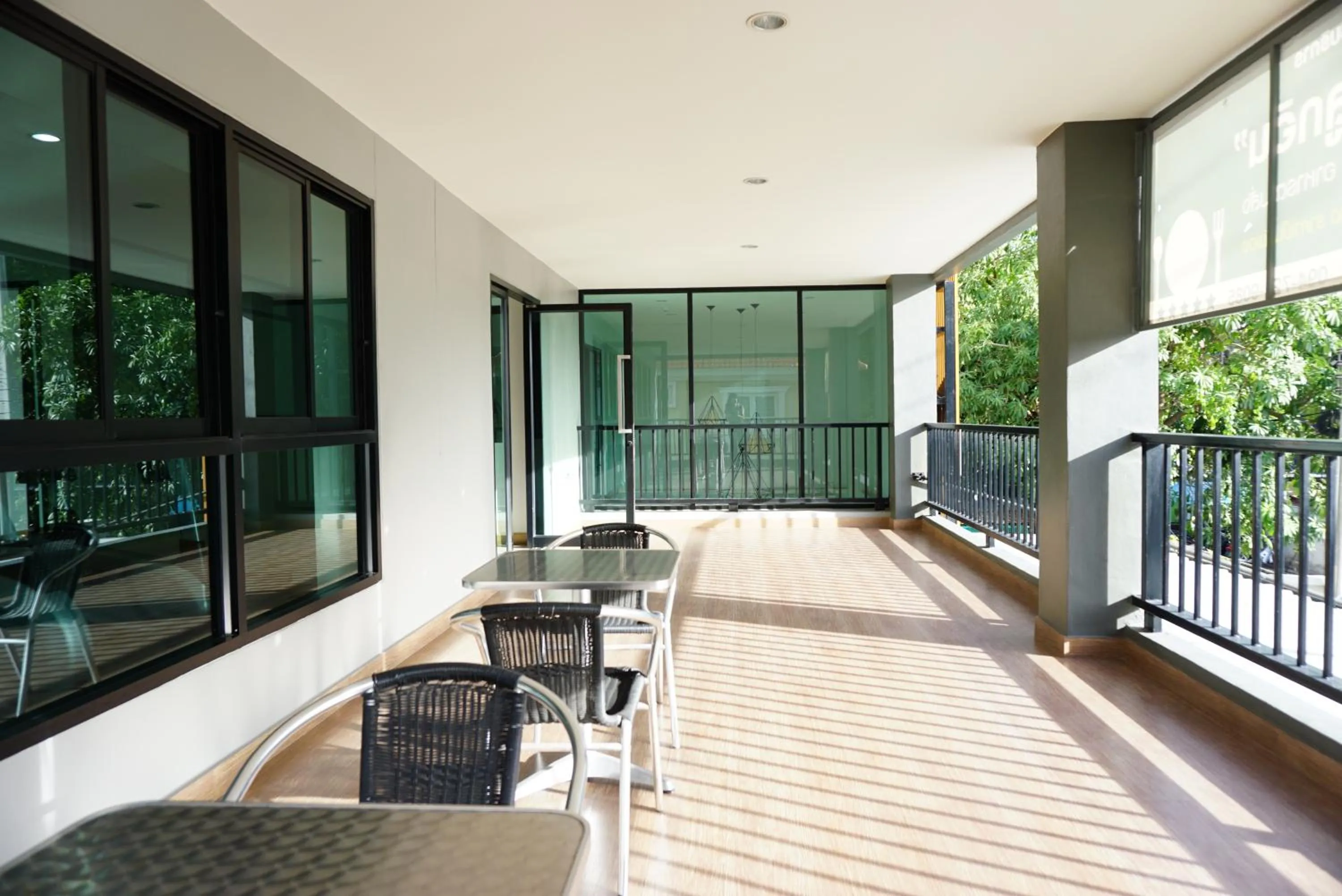 Area and facilities in In Clover