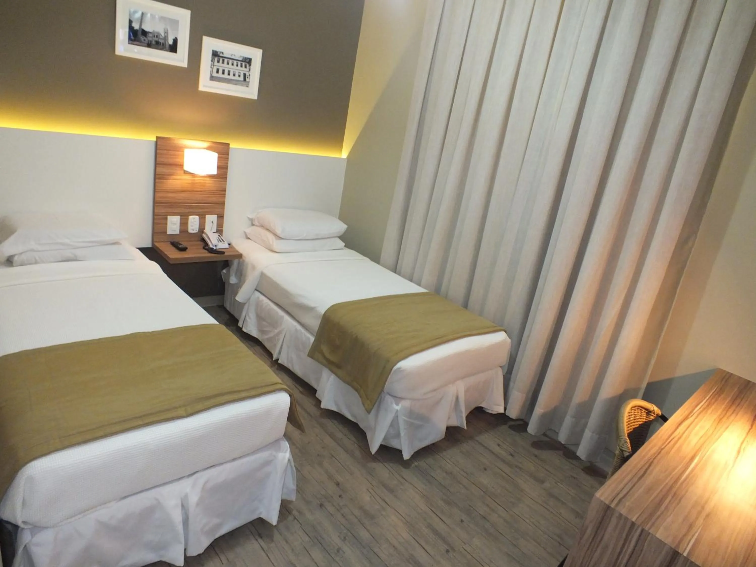 Bed in JB Palace Hotel