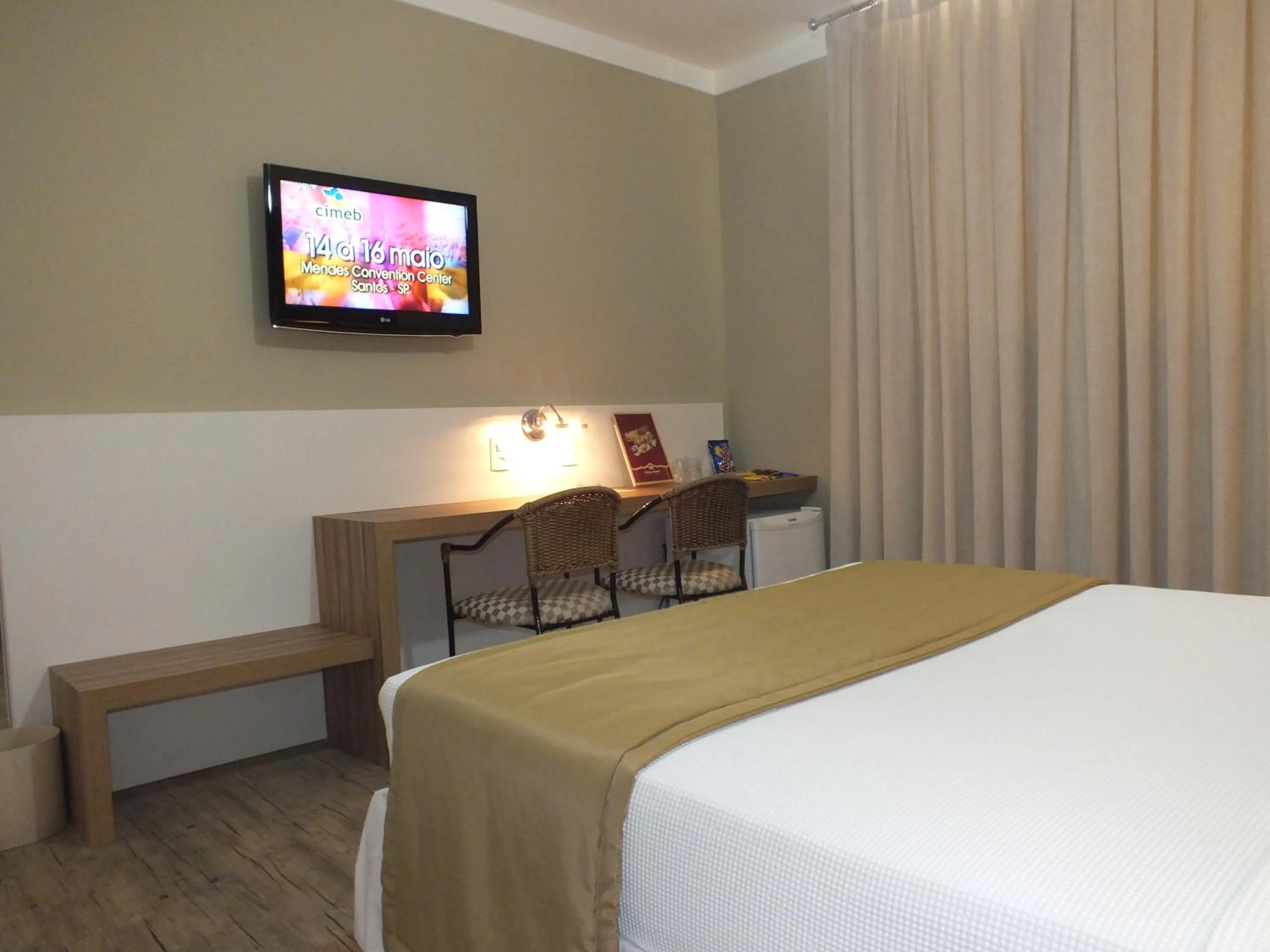 Bed in JB Palace Hotel