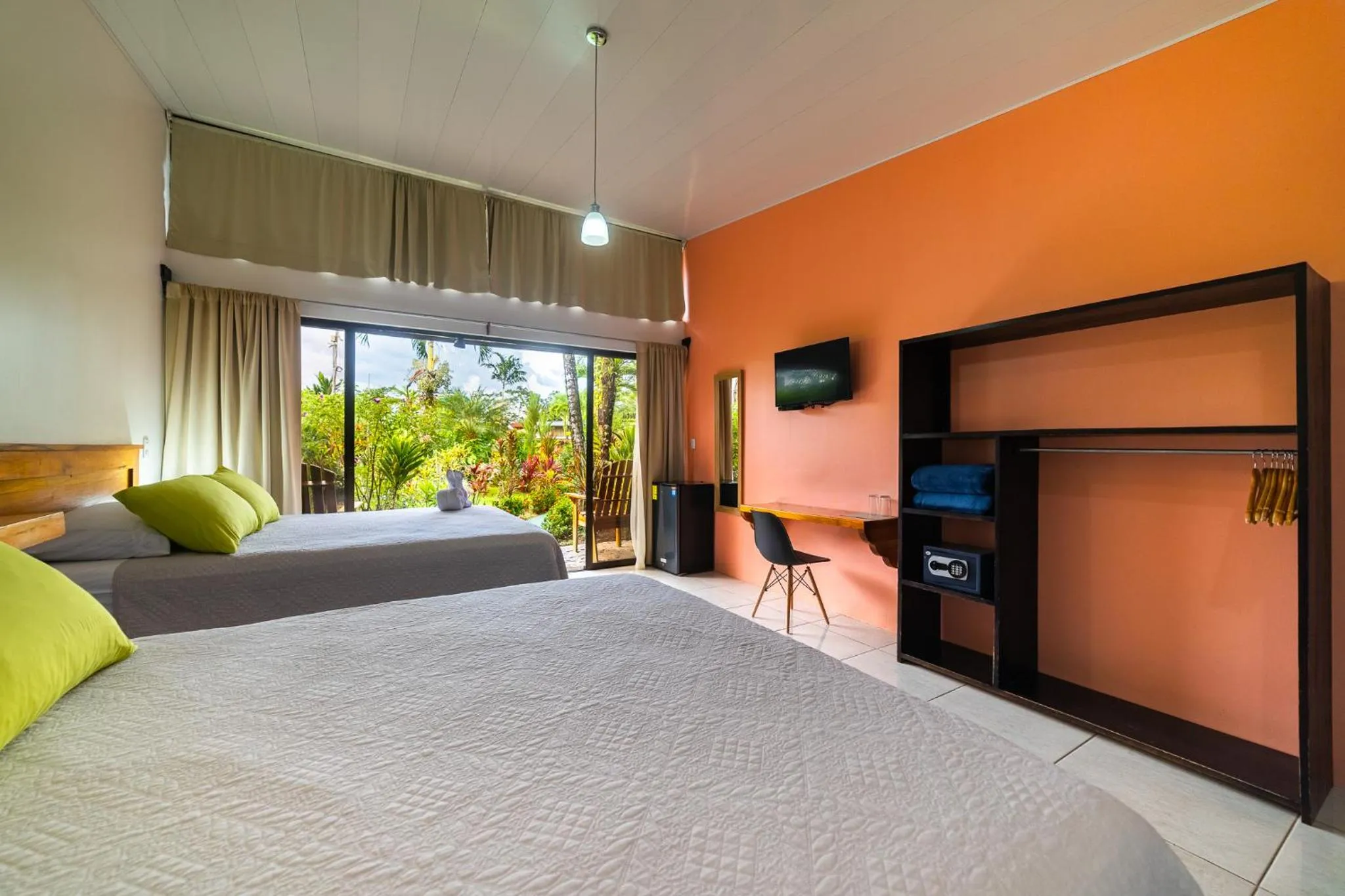 TV and multimedia, Bed in Hotel Secreto La Fortuna