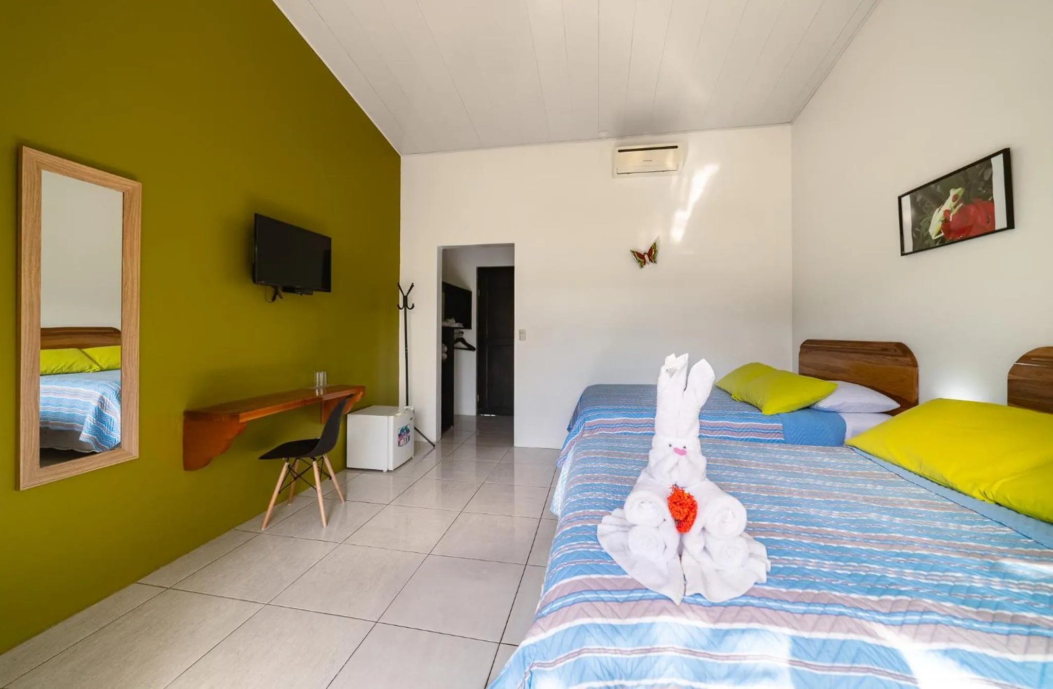 Photo of the whole room, Bed in Hotel Secreto La Fortuna