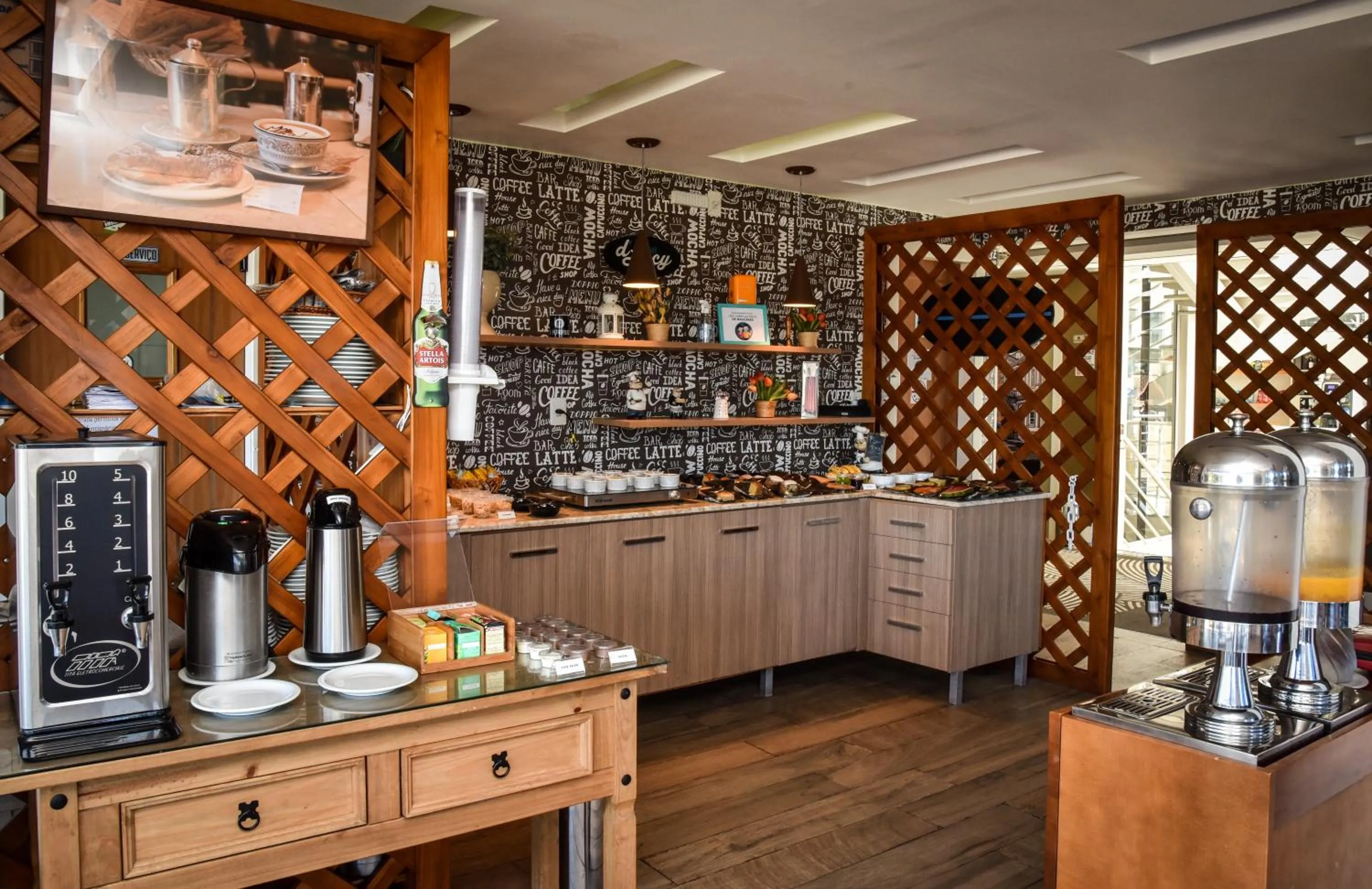 Breakfast in Hotel Petropolis Inn