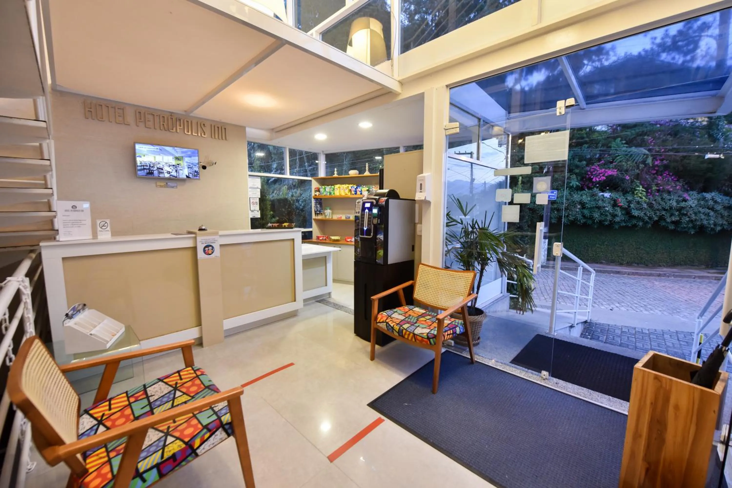 Lobby or reception in Hotel Petropolis Inn