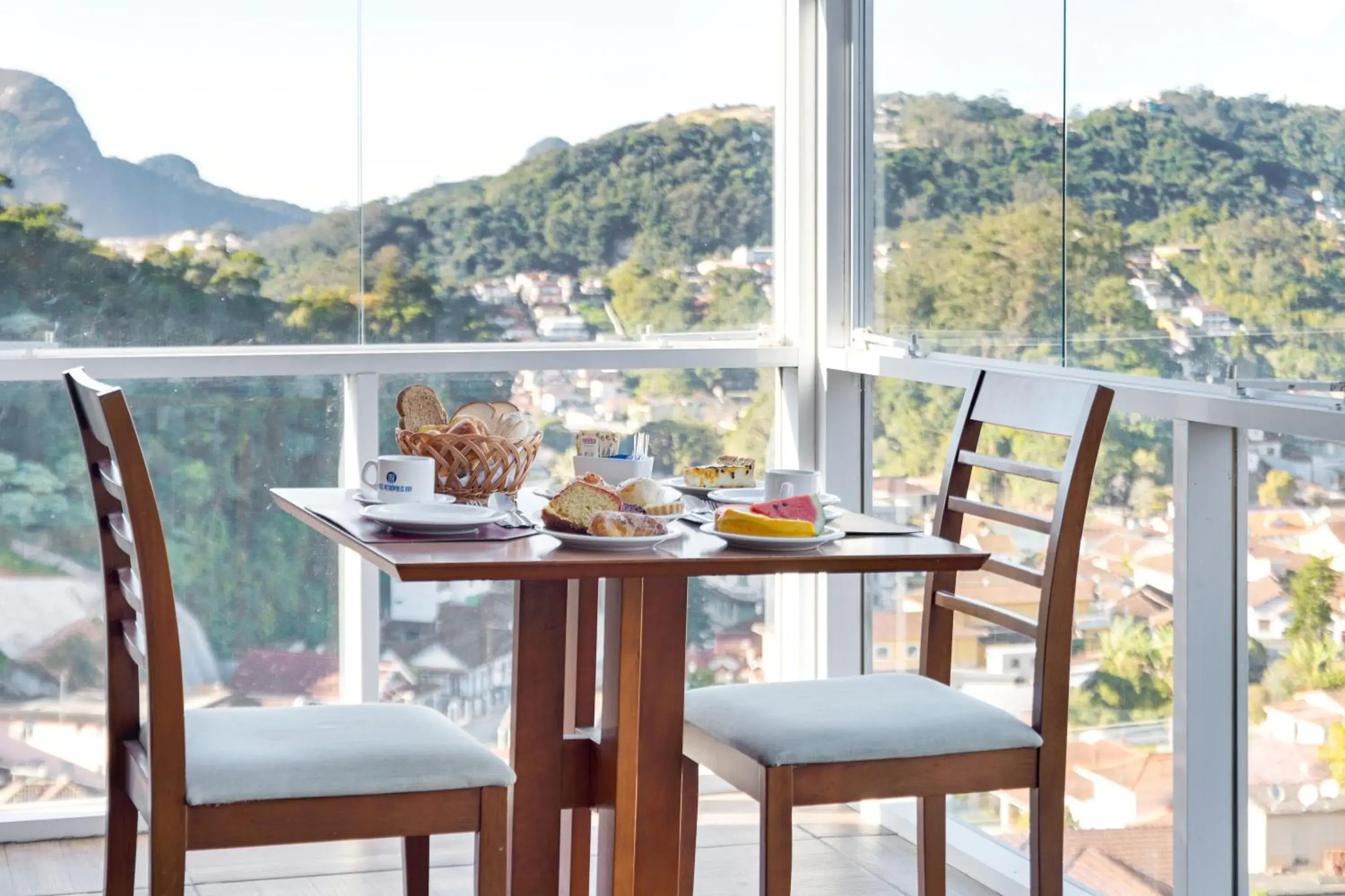 Breakfast in Hotel Petropolis Inn Breakfast in Hotel Petropolis Inn