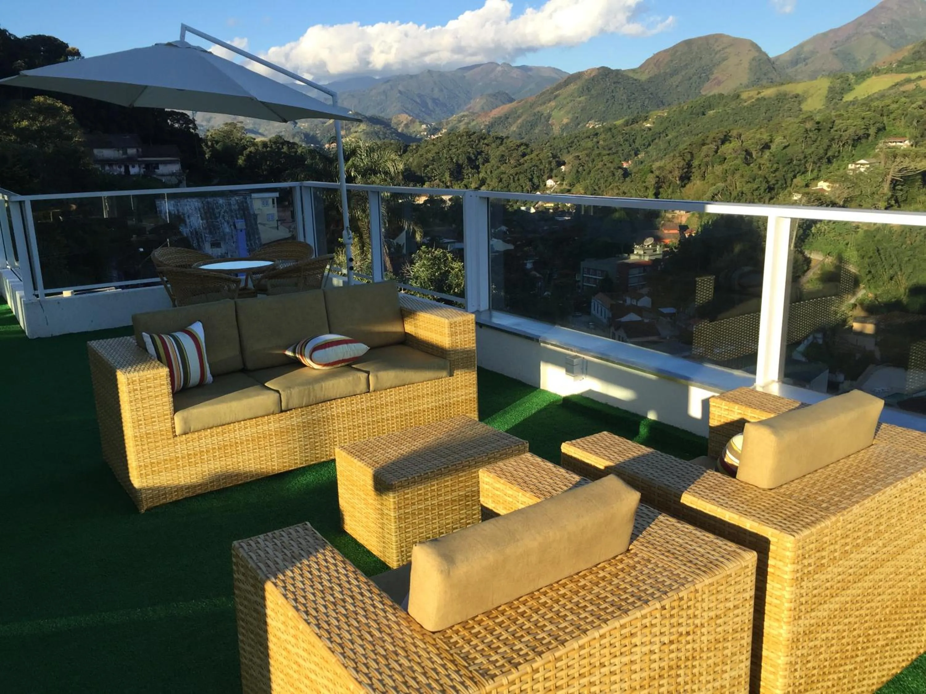 Patio in Hotel Petropolis Inn