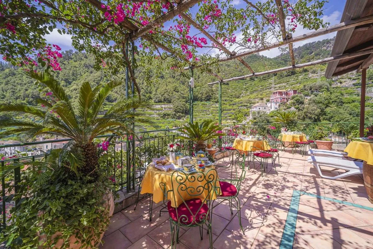 Patio in CVM Montagnella Relax