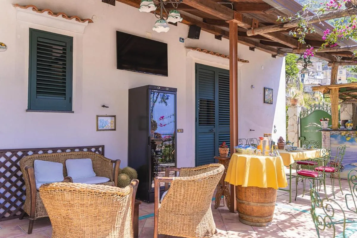 Communal lounge/ TV room in CVM Montagnella Relax