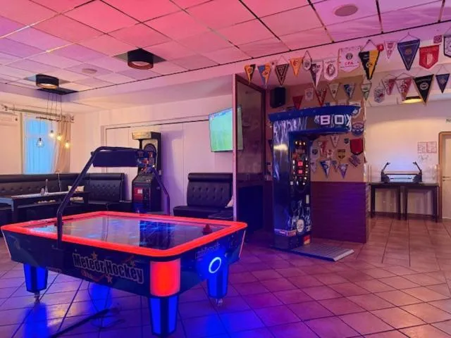 Communal lounge/ TV room in Sportschule Bitburg - Sportpark-Hotel