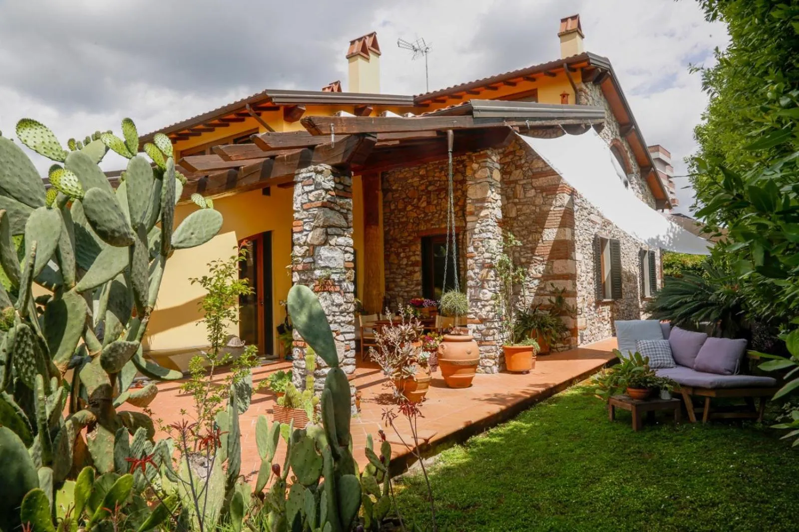 Property building in Pietra E Glicine B&B