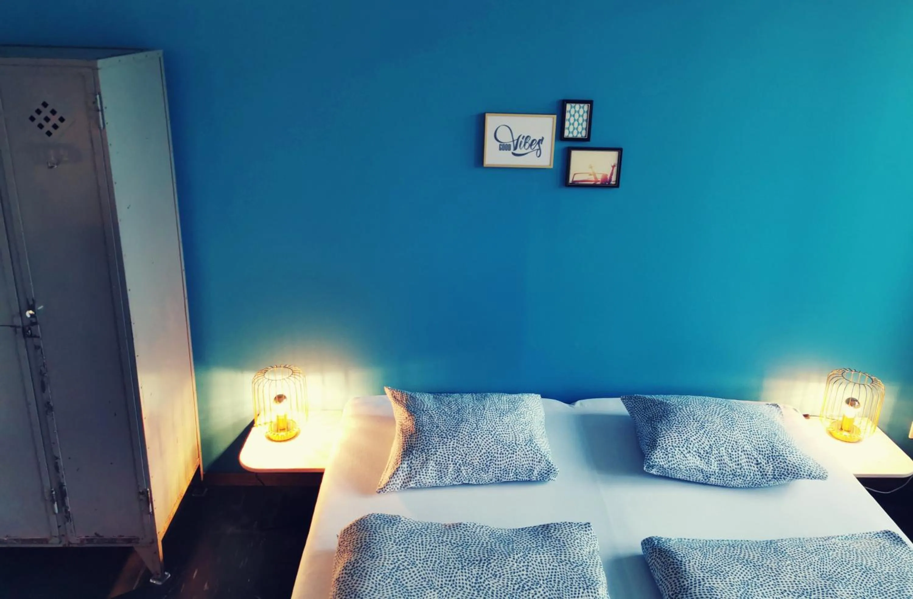 Budget Double or Twin Room with Shared Bathroom in Backpackers Luzern