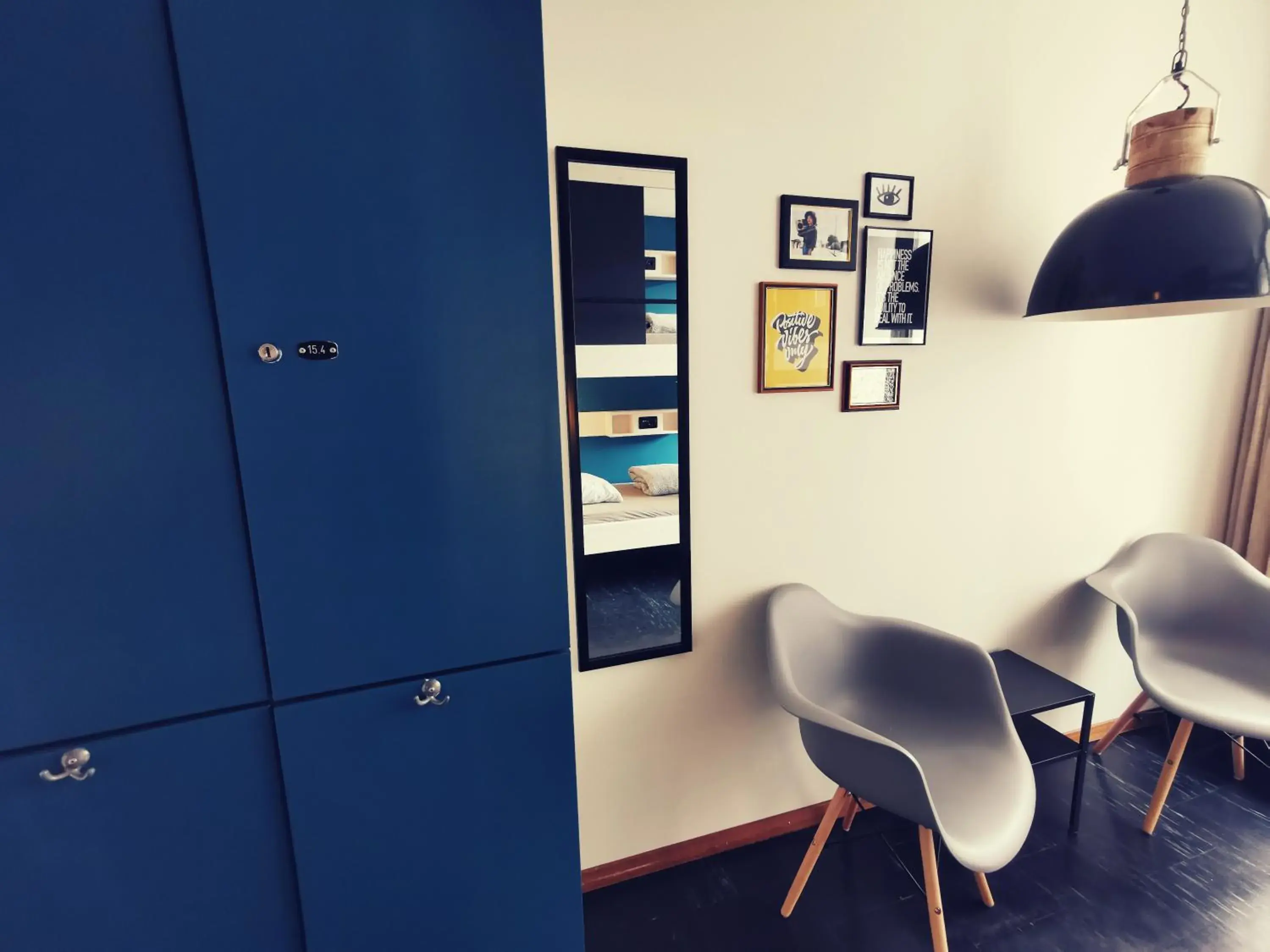Single Bed in 4-Bed Mixed Dormitory Room with Shared Bathroom in Backpackers Luzern Single Bed in 4-Bed Mixed Dormitory Room with Shared Bathroom in Backpackers Luzern