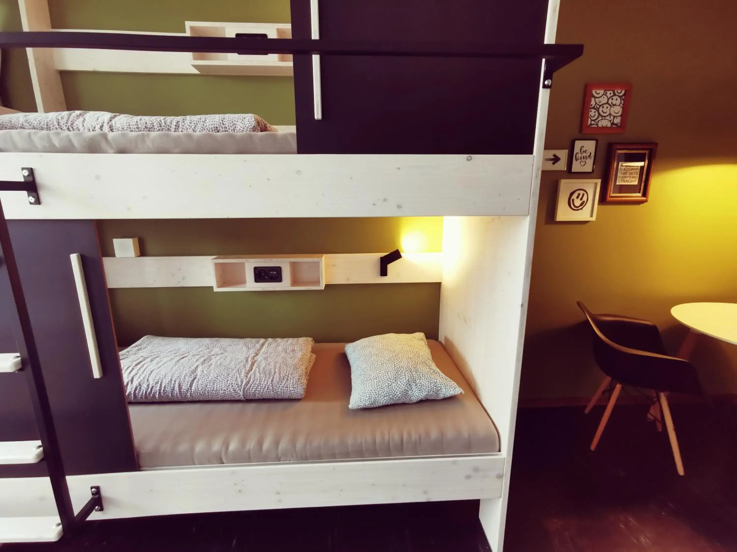 Single Bed in 2-Bed Male Dormitory Room with Shared Bathroom in Backpackers Luzern Single Bed in 2-Bed Male Dormitory Room with Shared Bathroom in Backpackers Luzern