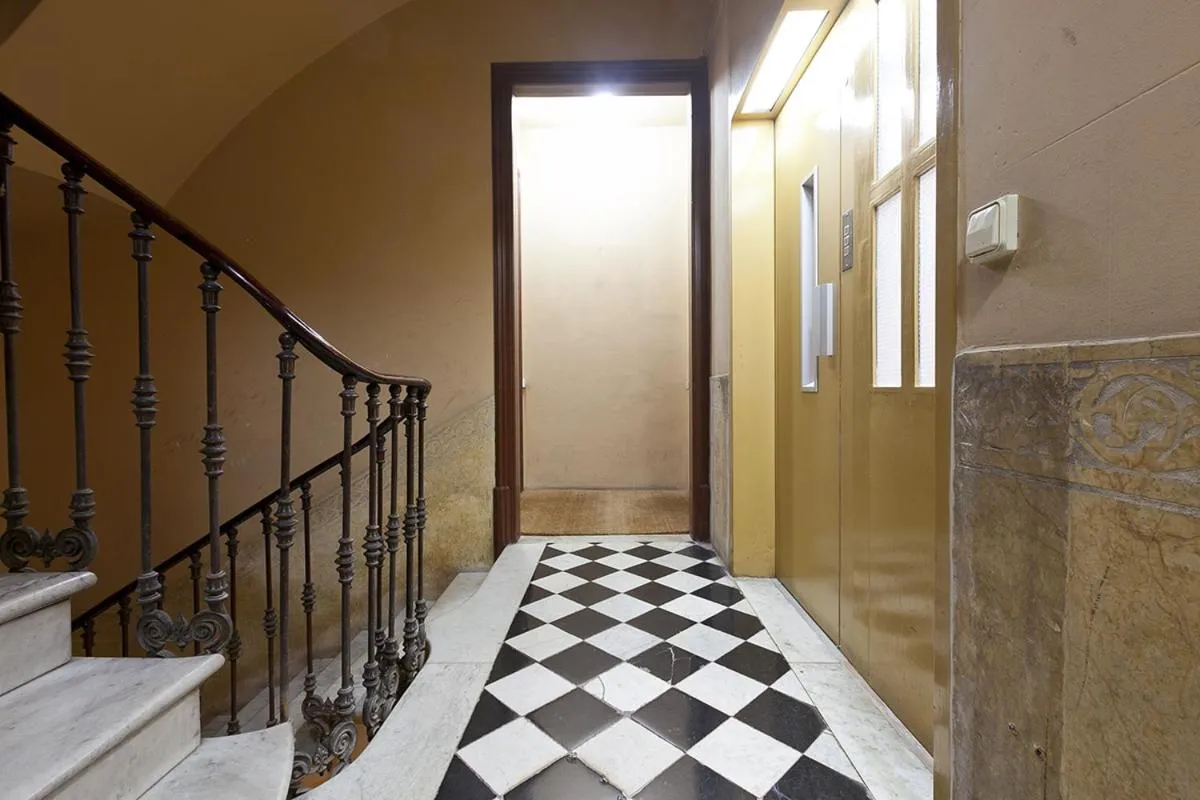 Area and facilities in Great location with private terrace