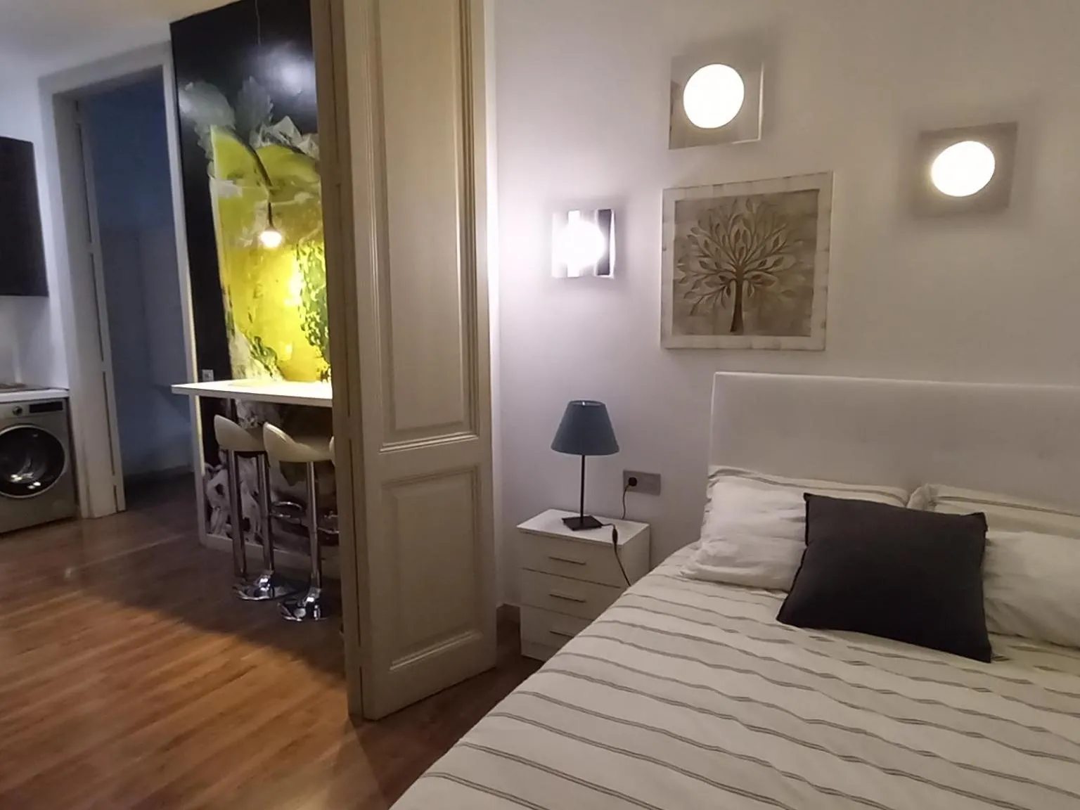 Bed in Great location with private terrace