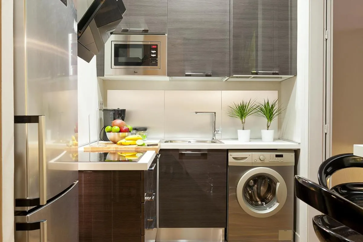 Kitchen or kitchenette in Great location with private terrace