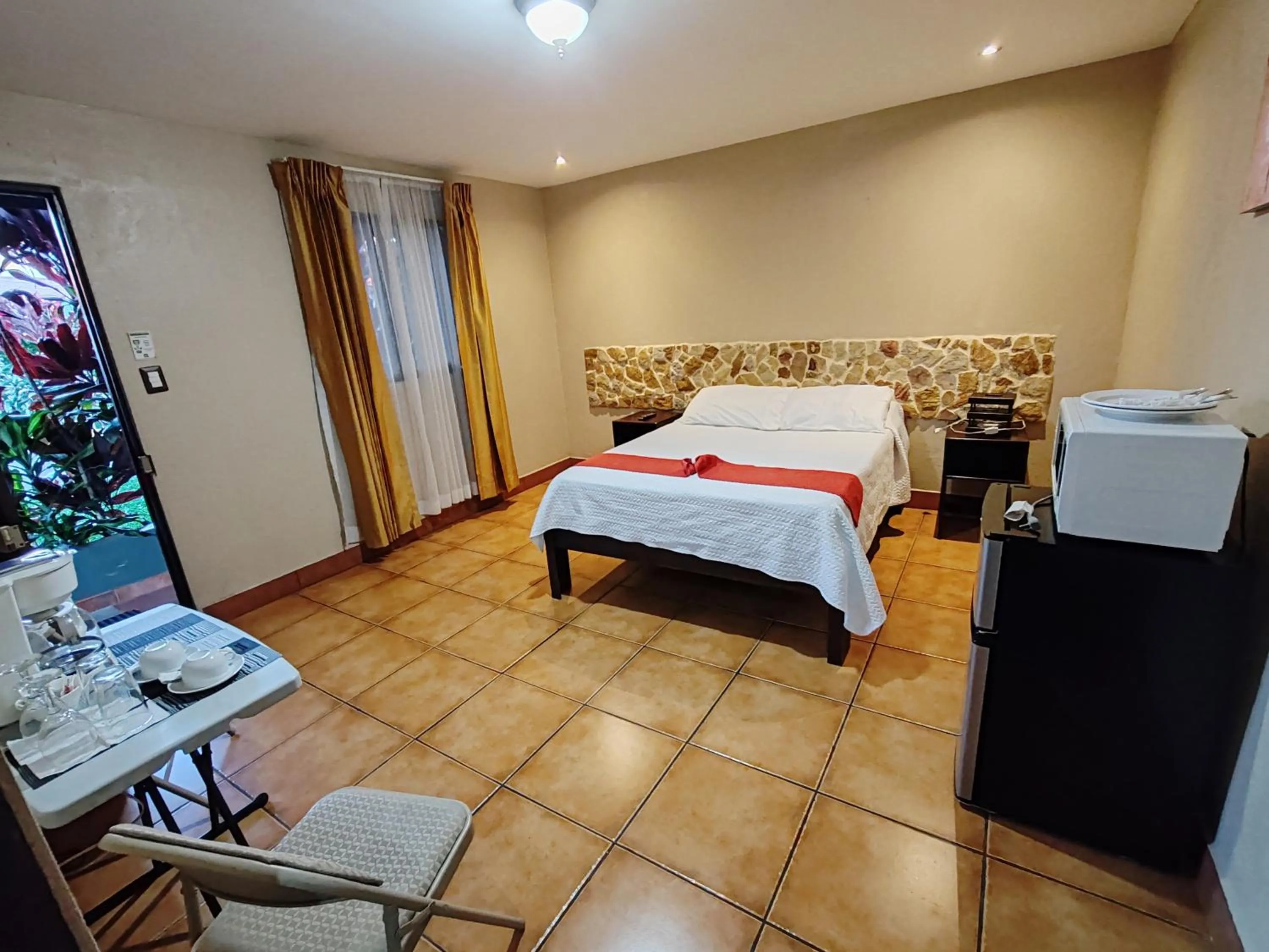 Photo of the whole room, Bed in Hotel Cibeles Resort