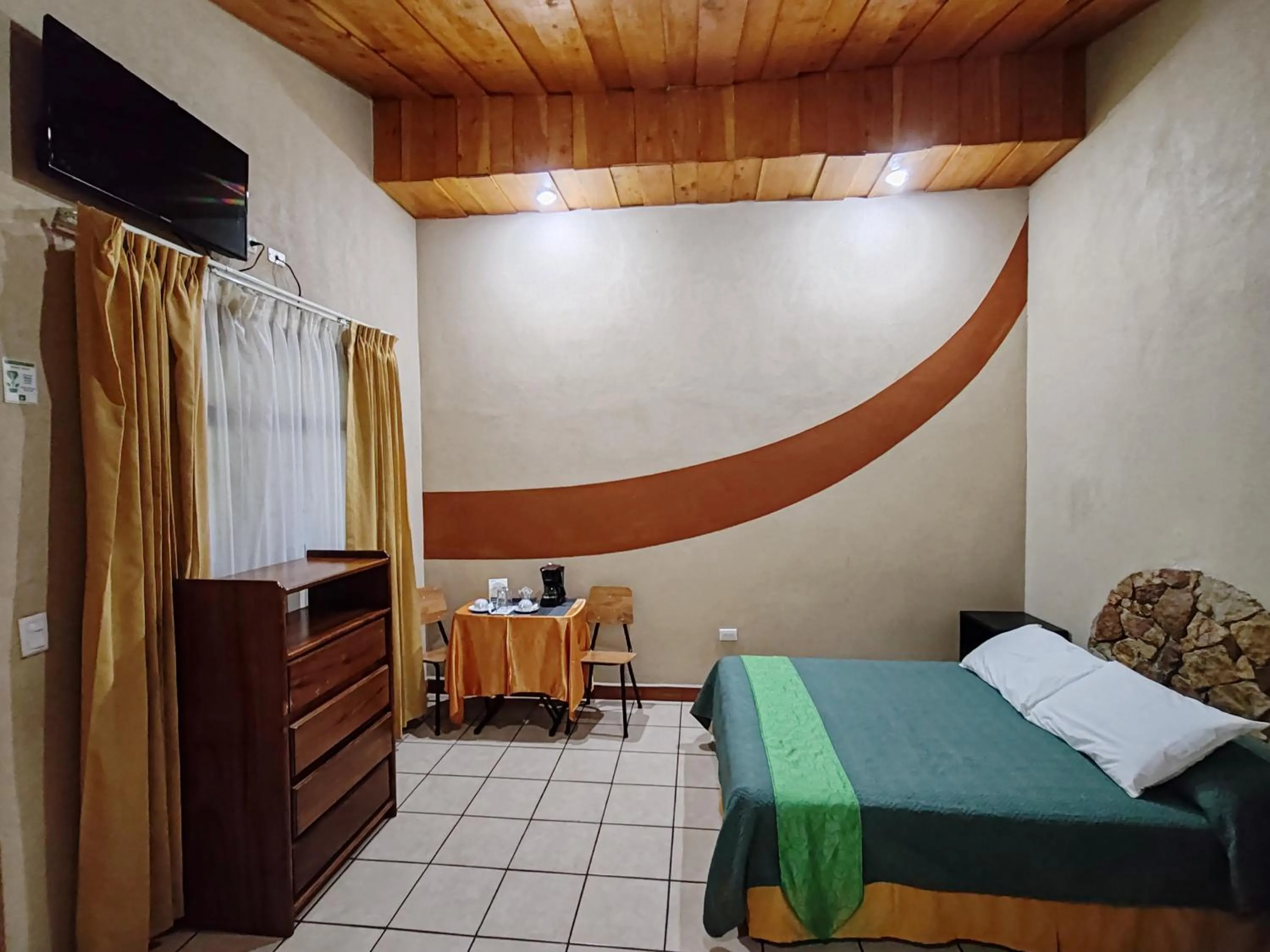 Photo of the whole room, Bed in Hotel Cibeles Resort