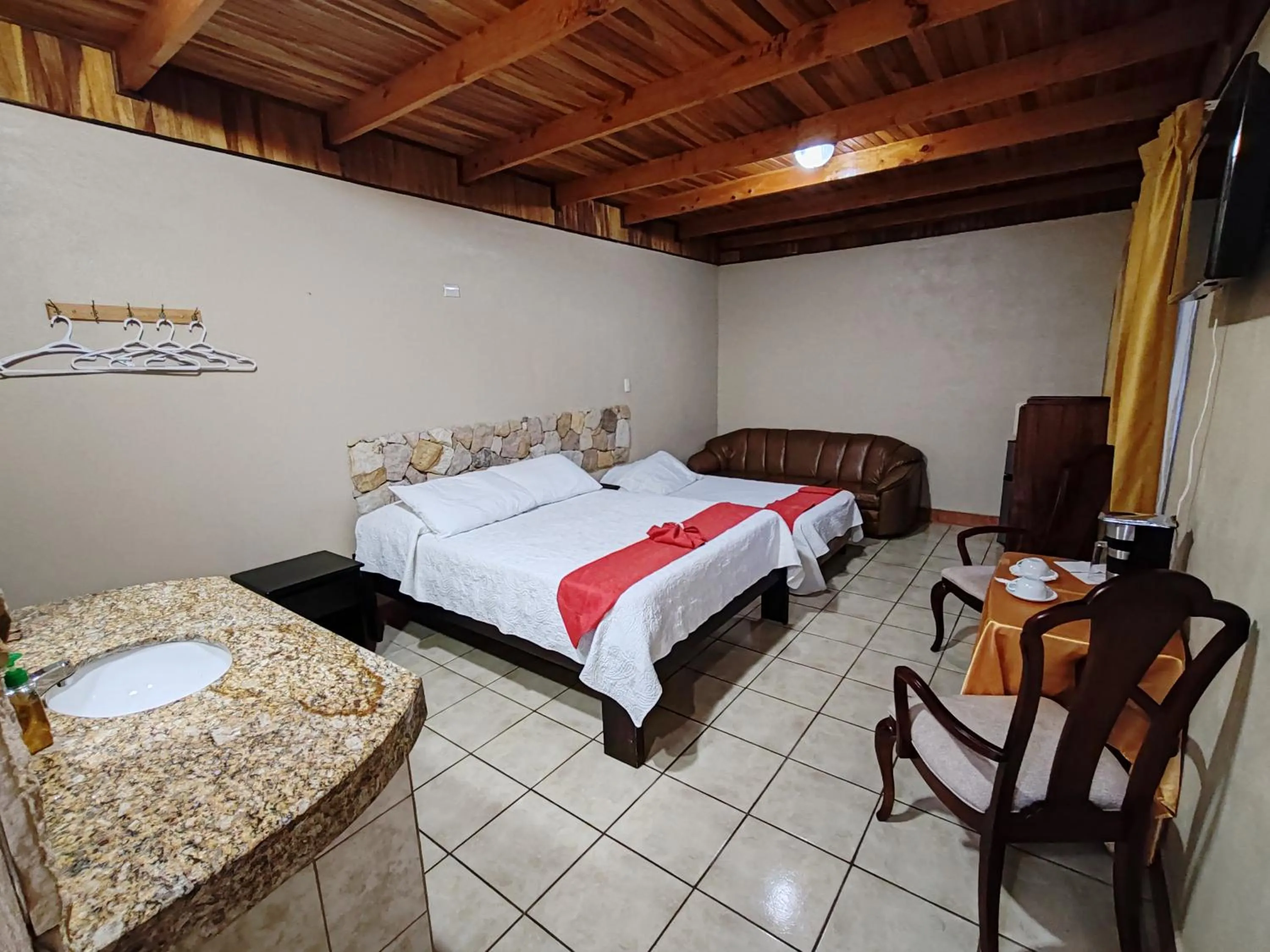 Photo of the whole room, Bed in Hotel Cibeles Resort
