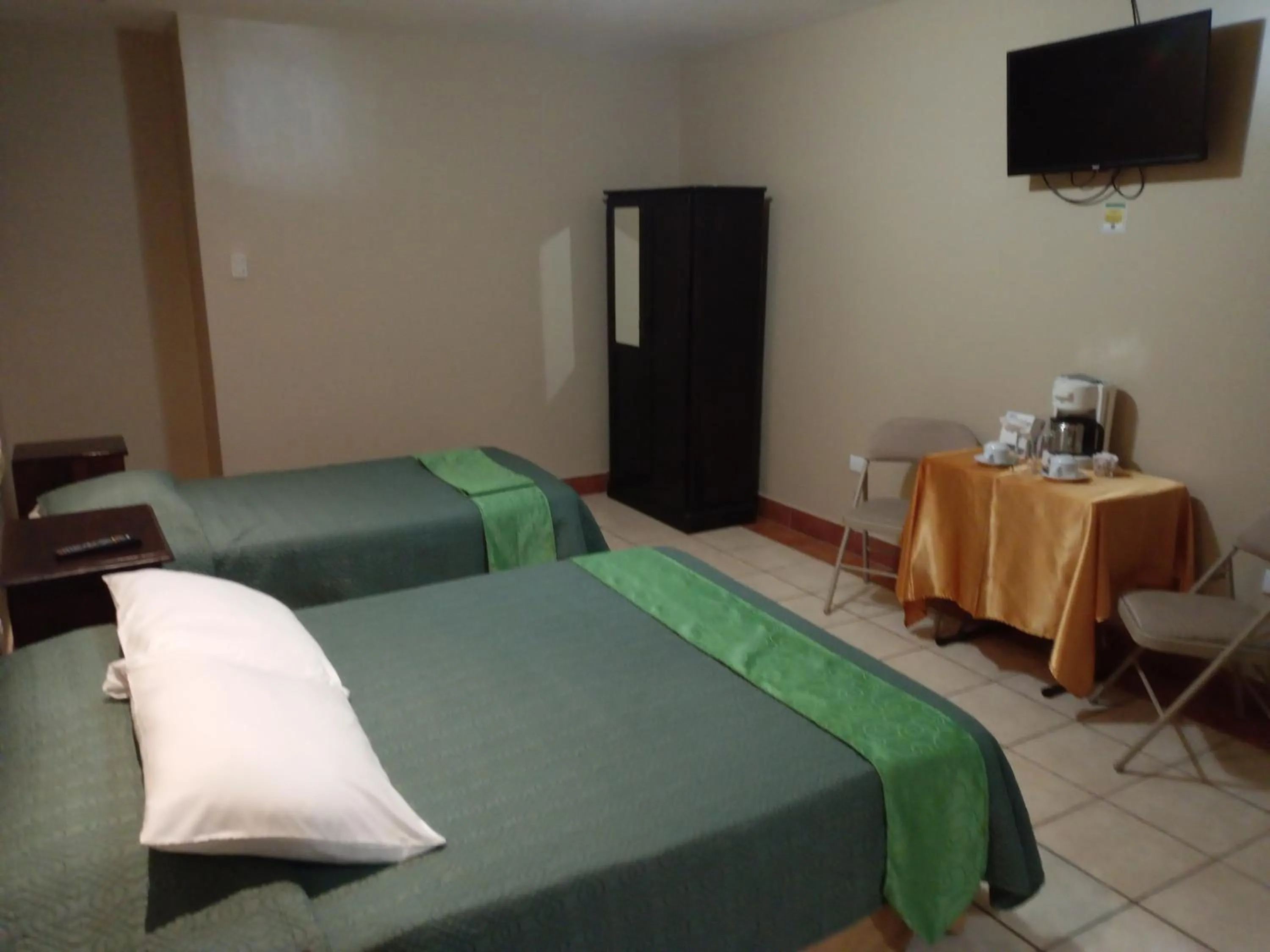 Photo of the whole room, Bed in Hotel Cibeles Resort