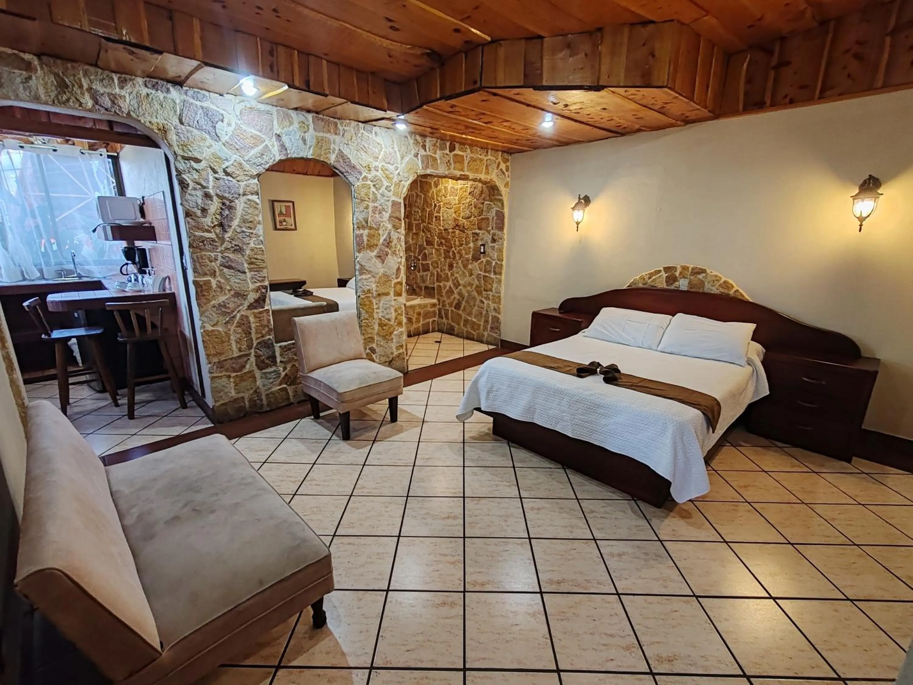 Photo of the whole room, Bed in Hotel Cibeles Resort