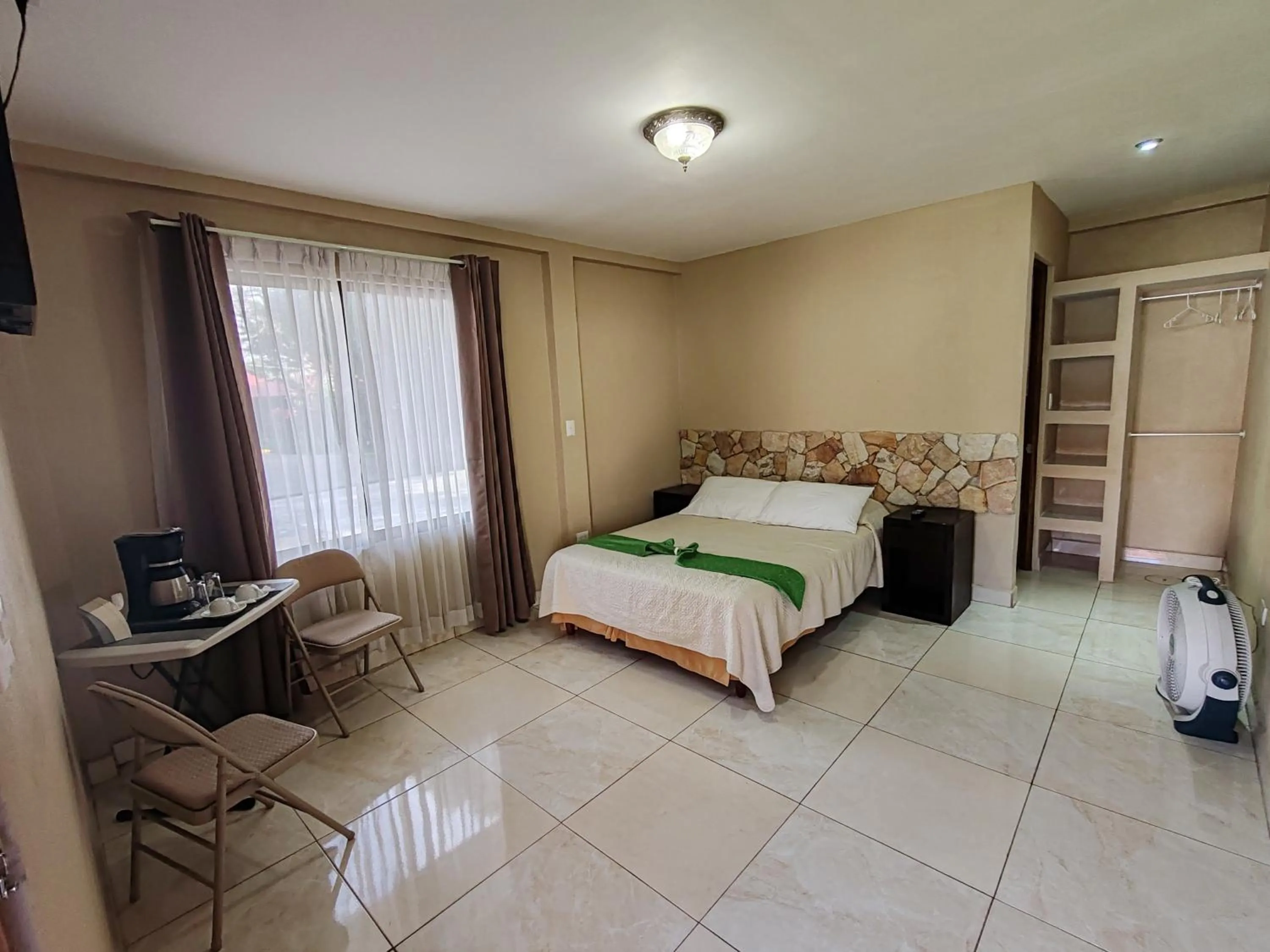 Photo of the whole room, Bed in Hotel Cibeles Resort