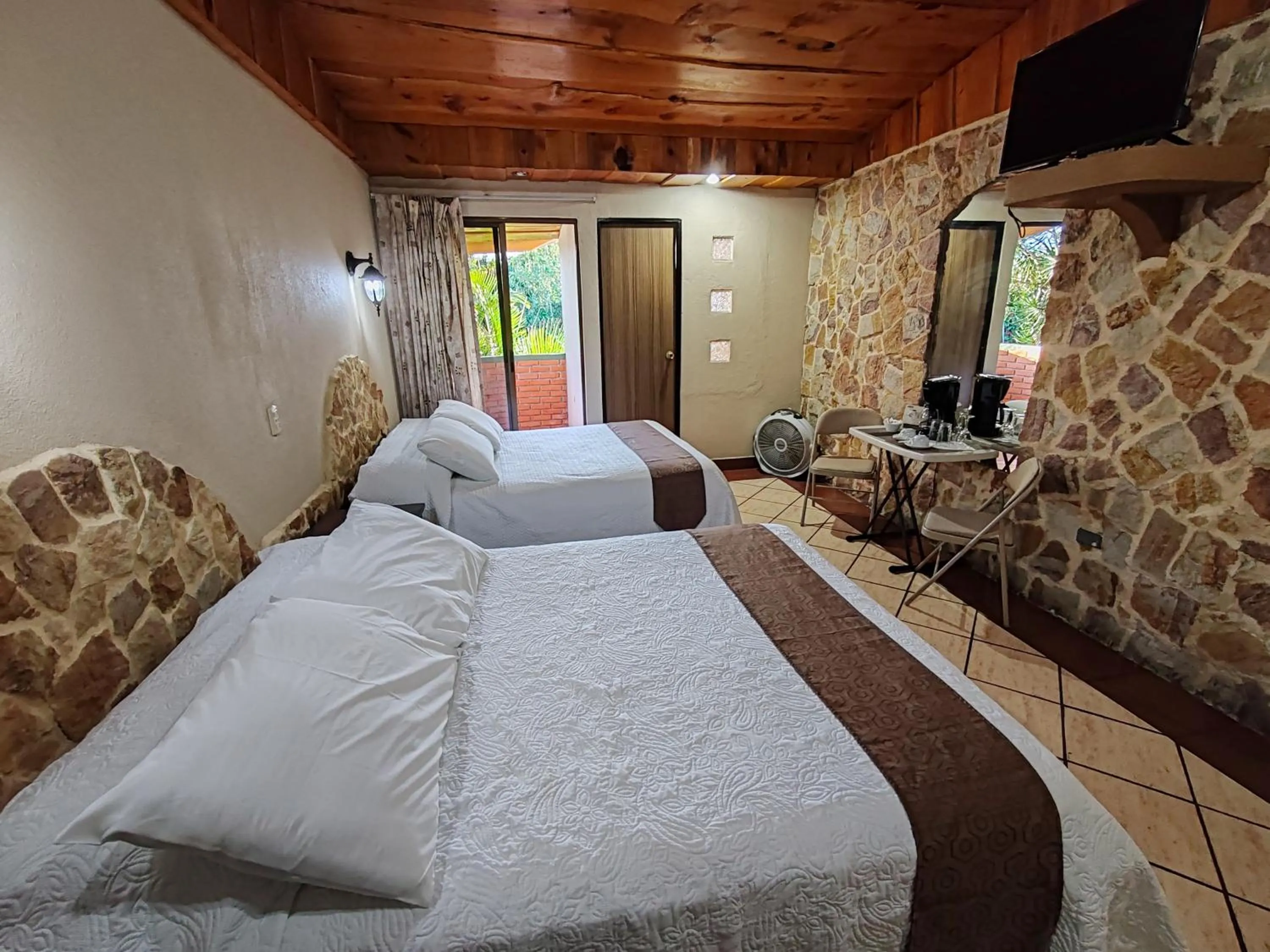 Photo of the whole room, Bed in Hotel Cibeles Resort