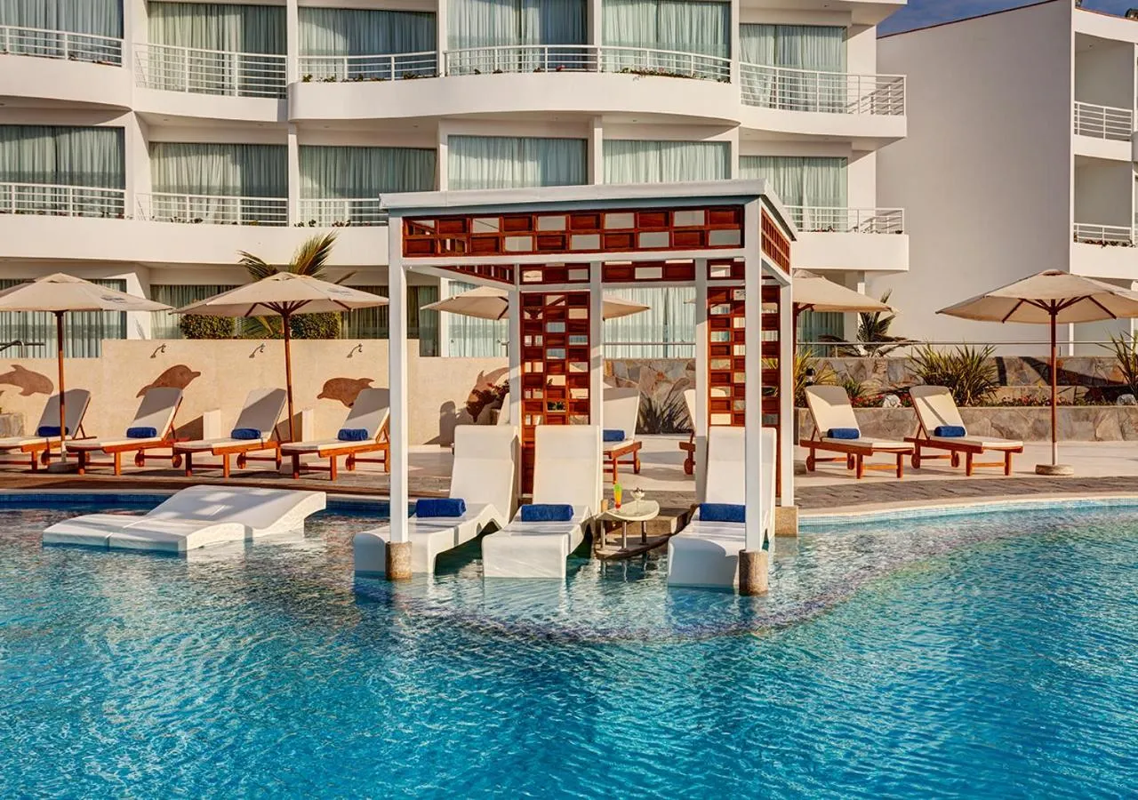 Swimming pool in VPX Hotel