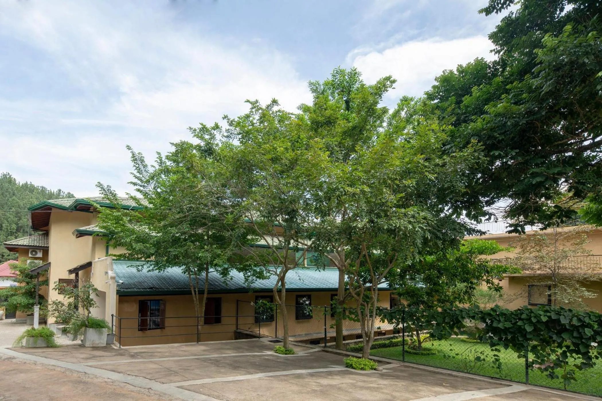 Parking in Melheim Kandy Villas