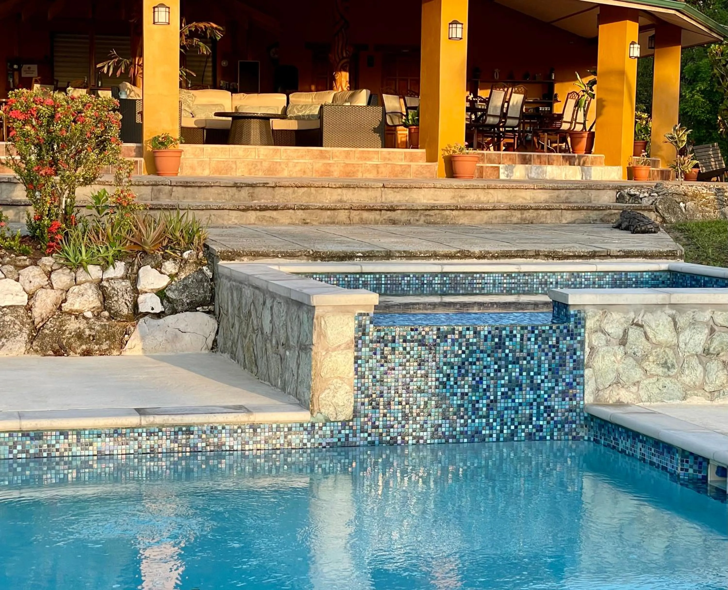 Swimming pool in Gumbo Limbo Jungle Resort