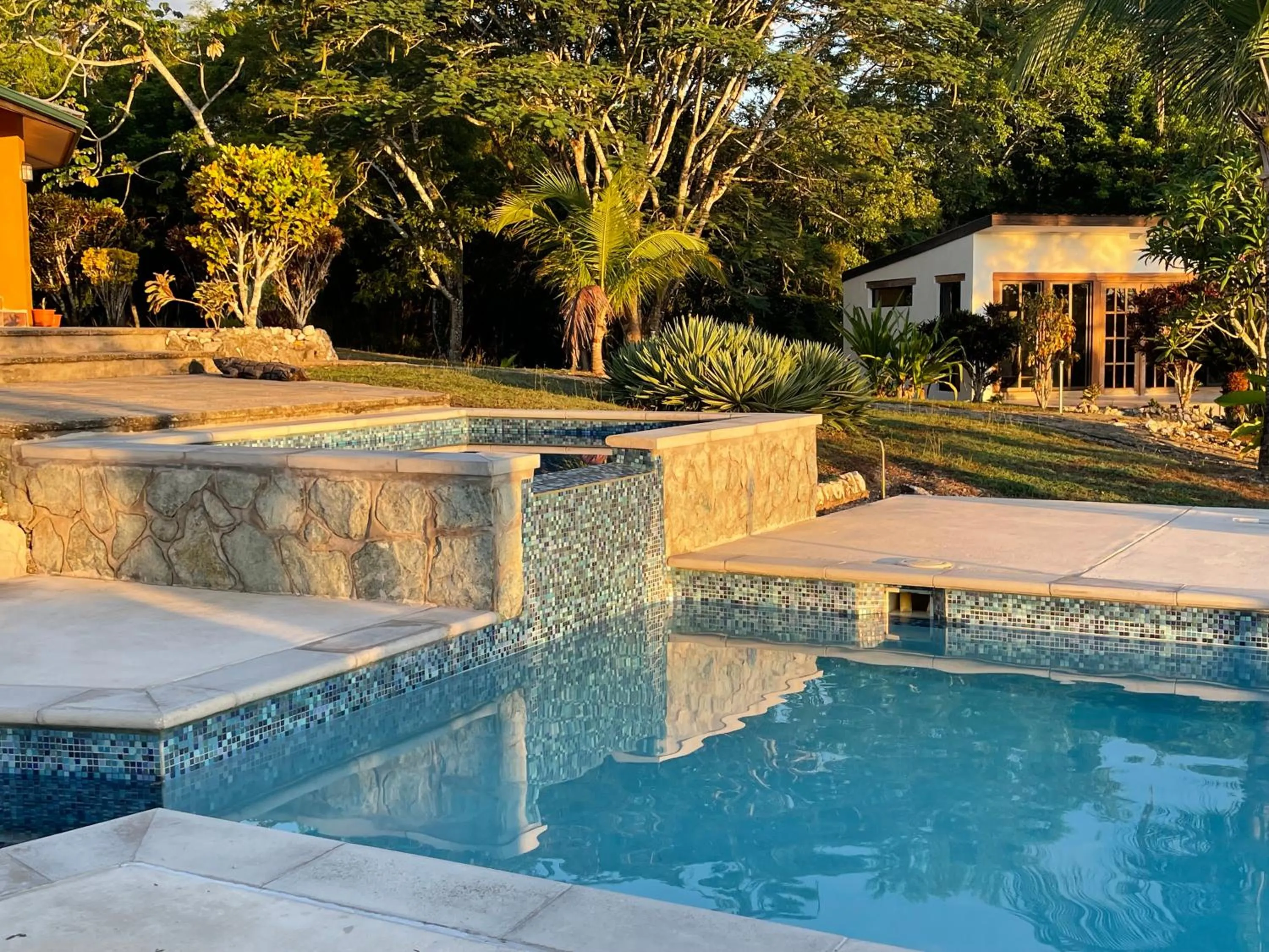 Swimming pool in Gumbo Limbo Jungle Resort