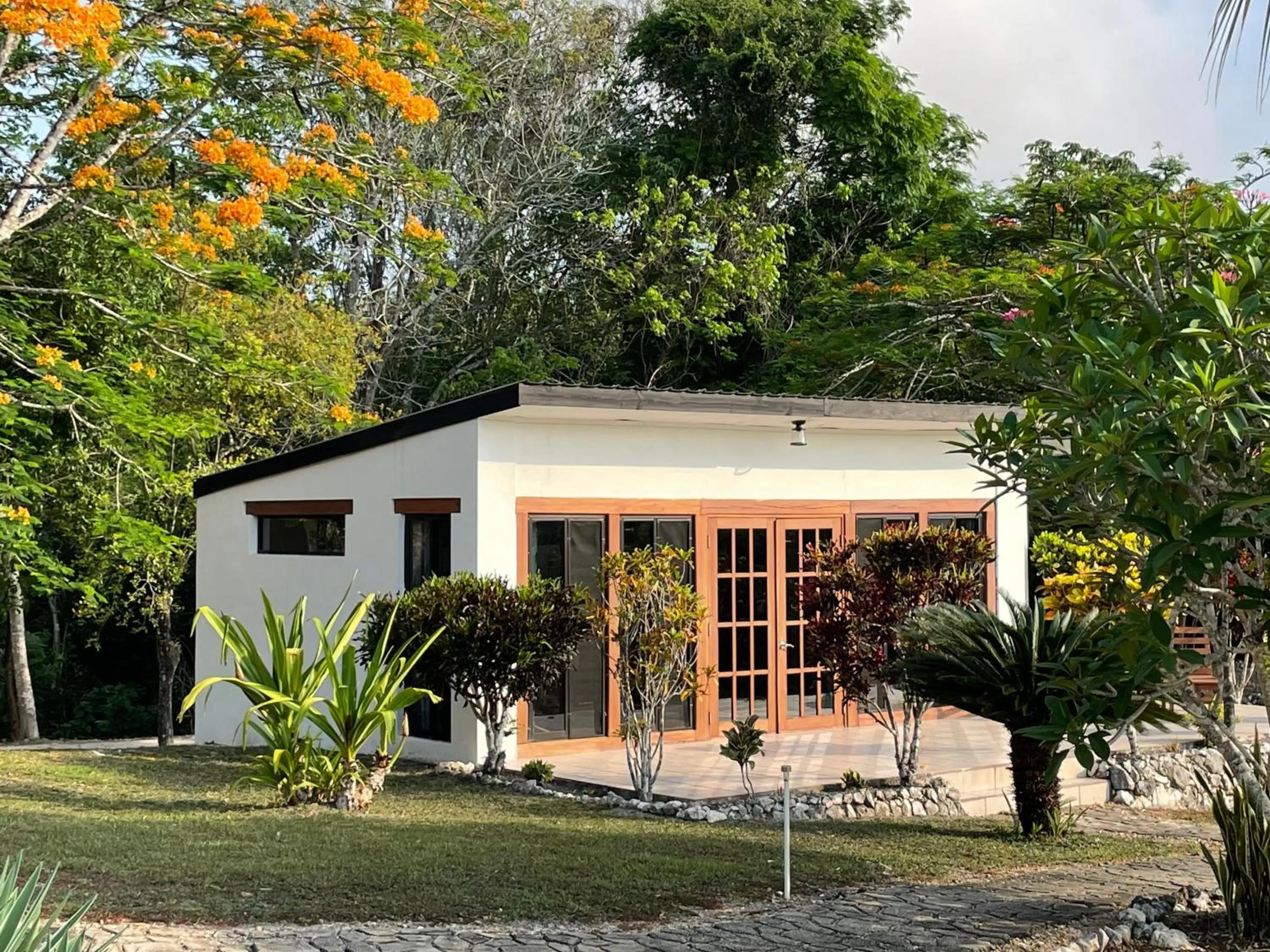 Garden view in Gumbo Limbo Jungle Resort