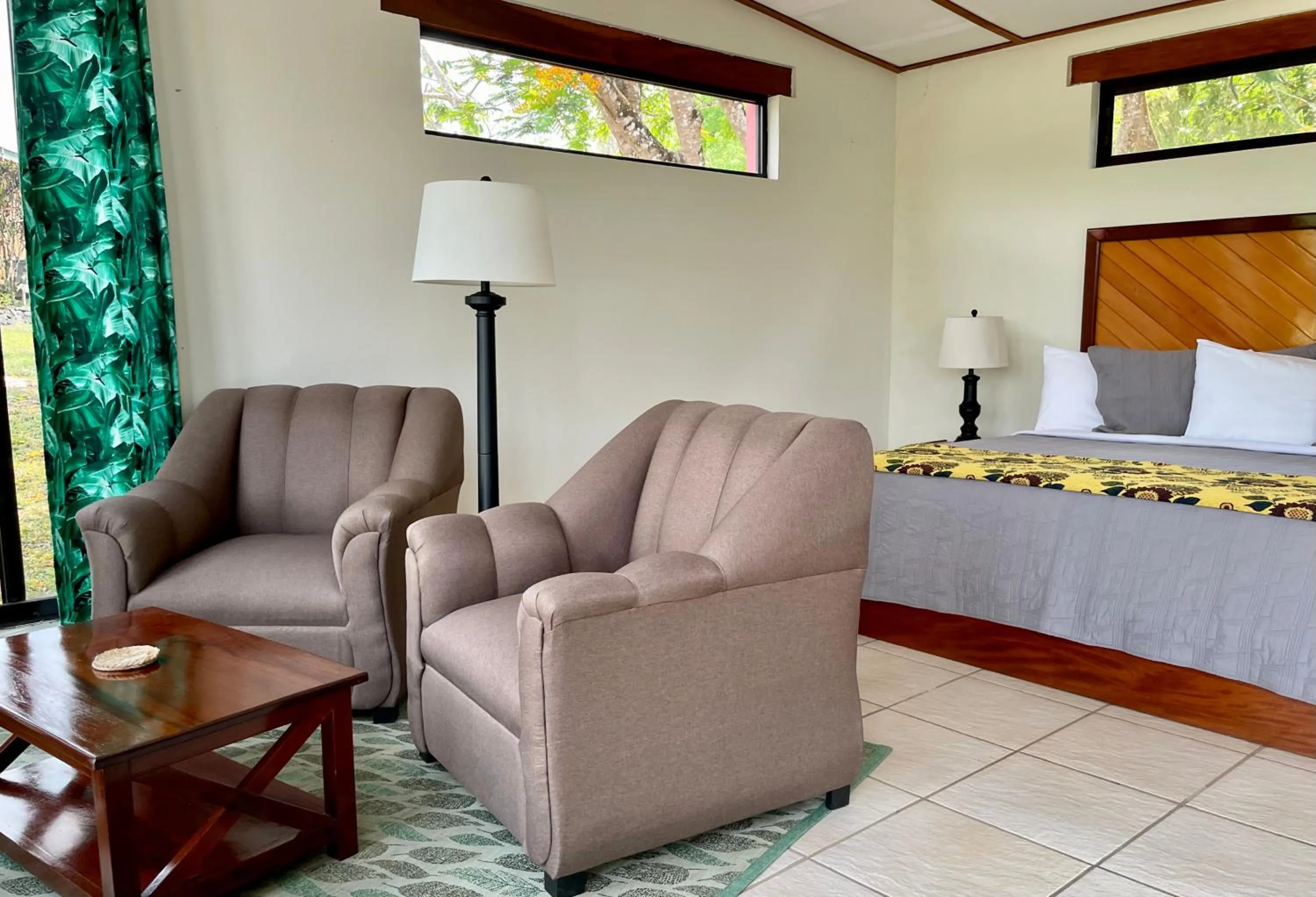Seating area in Gumbo Limbo Jungle Resort
