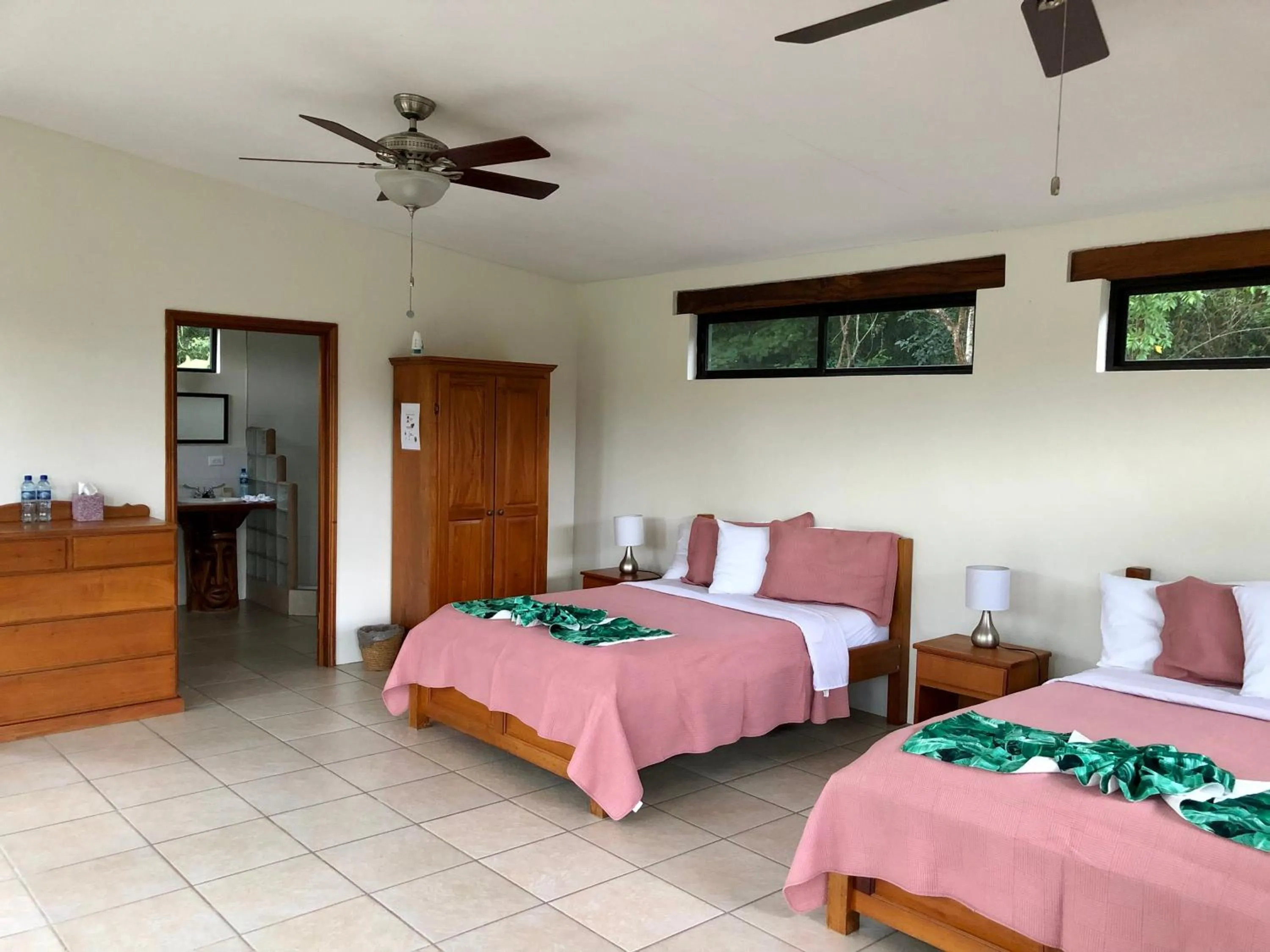 Bed in Gumbo Limbo Jungle Resort