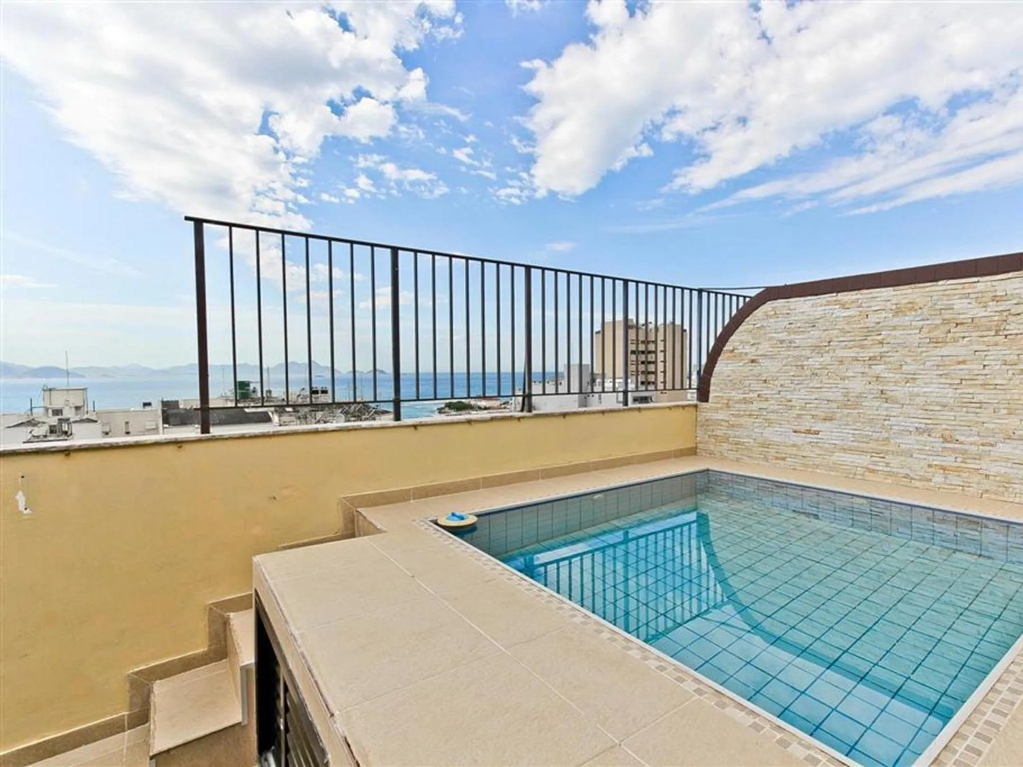 Charming duplex penthouse with pool