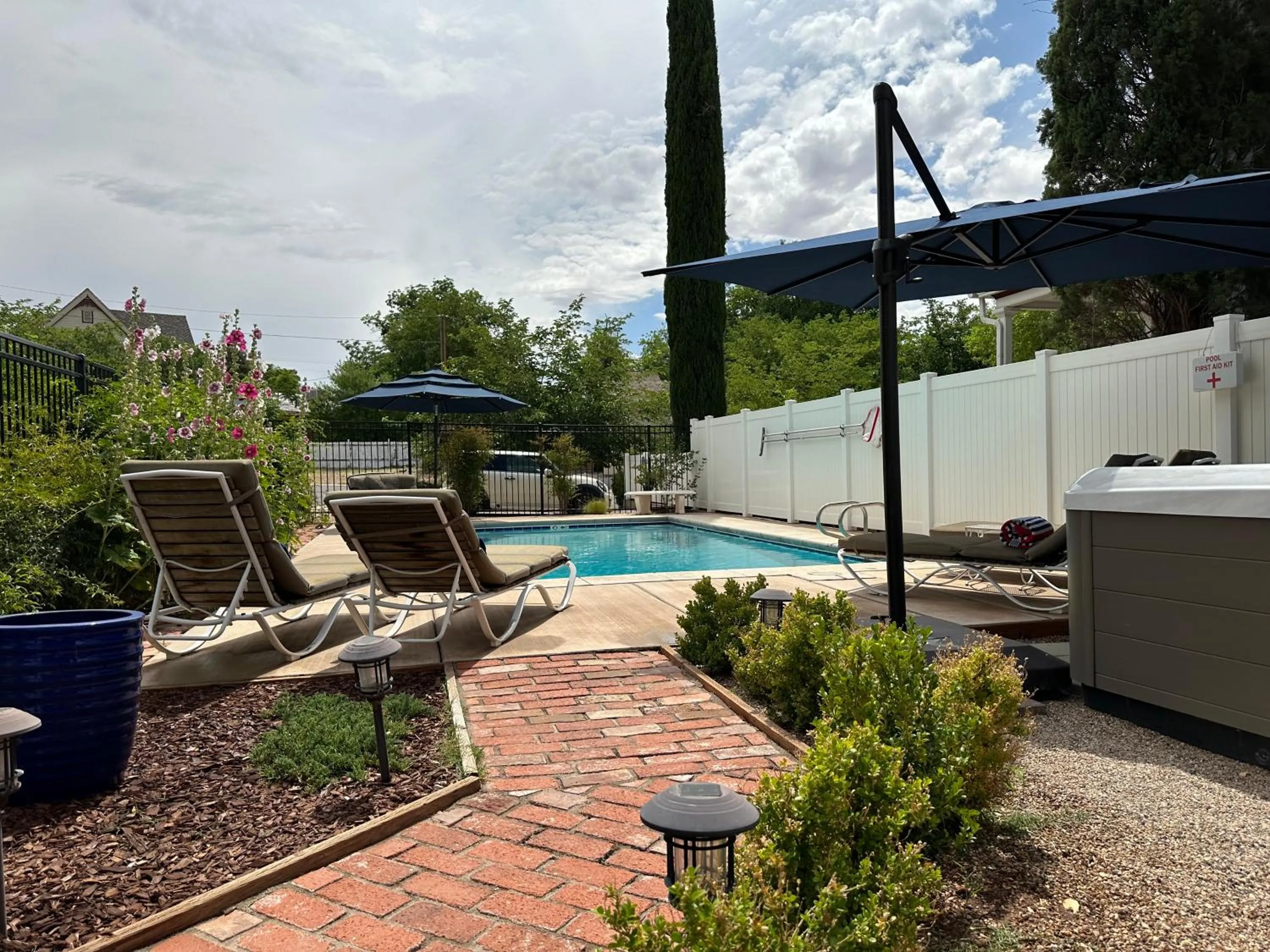 Swimming pool in The Cottage at 241 North