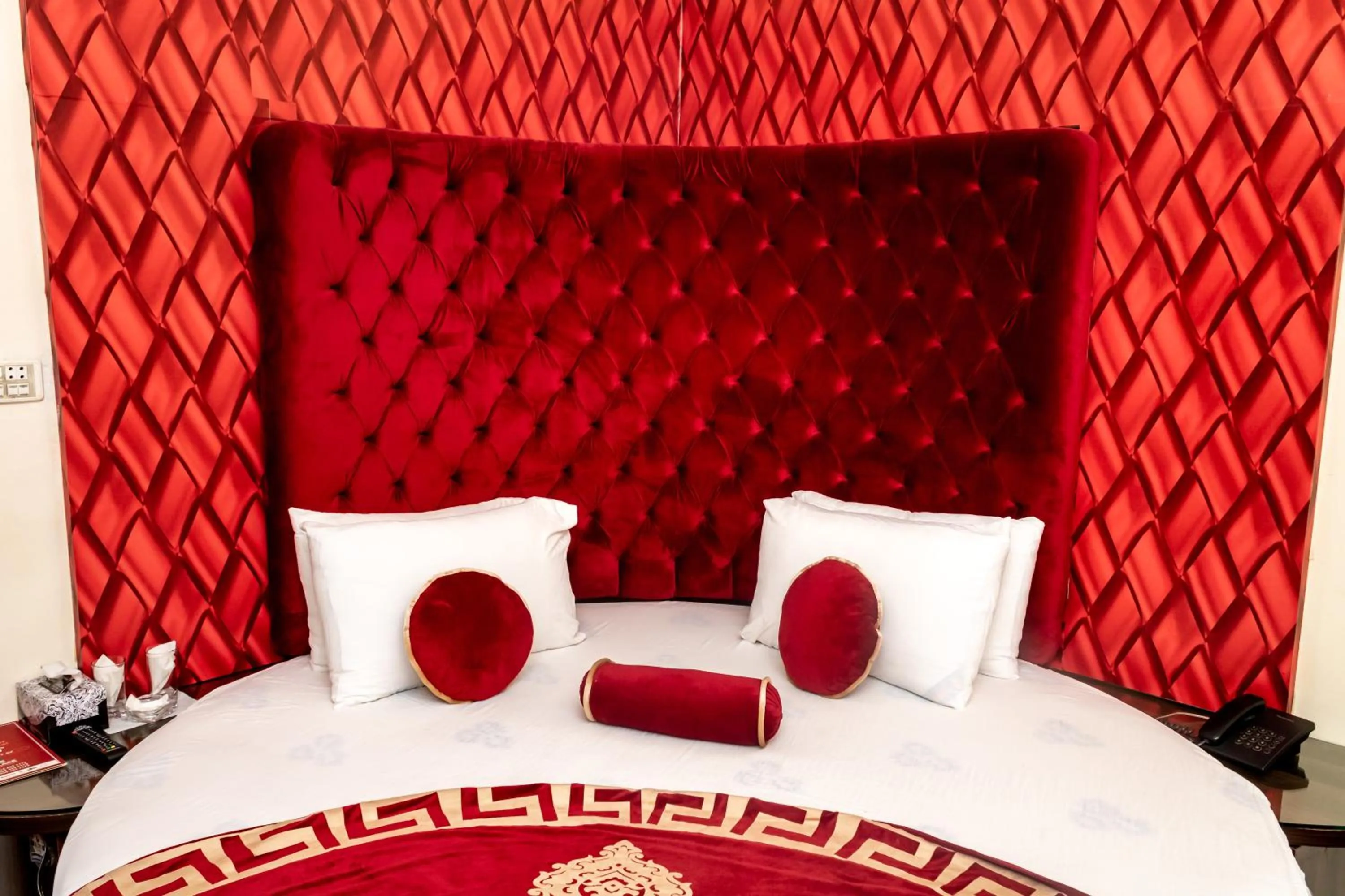 Bed in Rose Palace Hotel, Garden Town