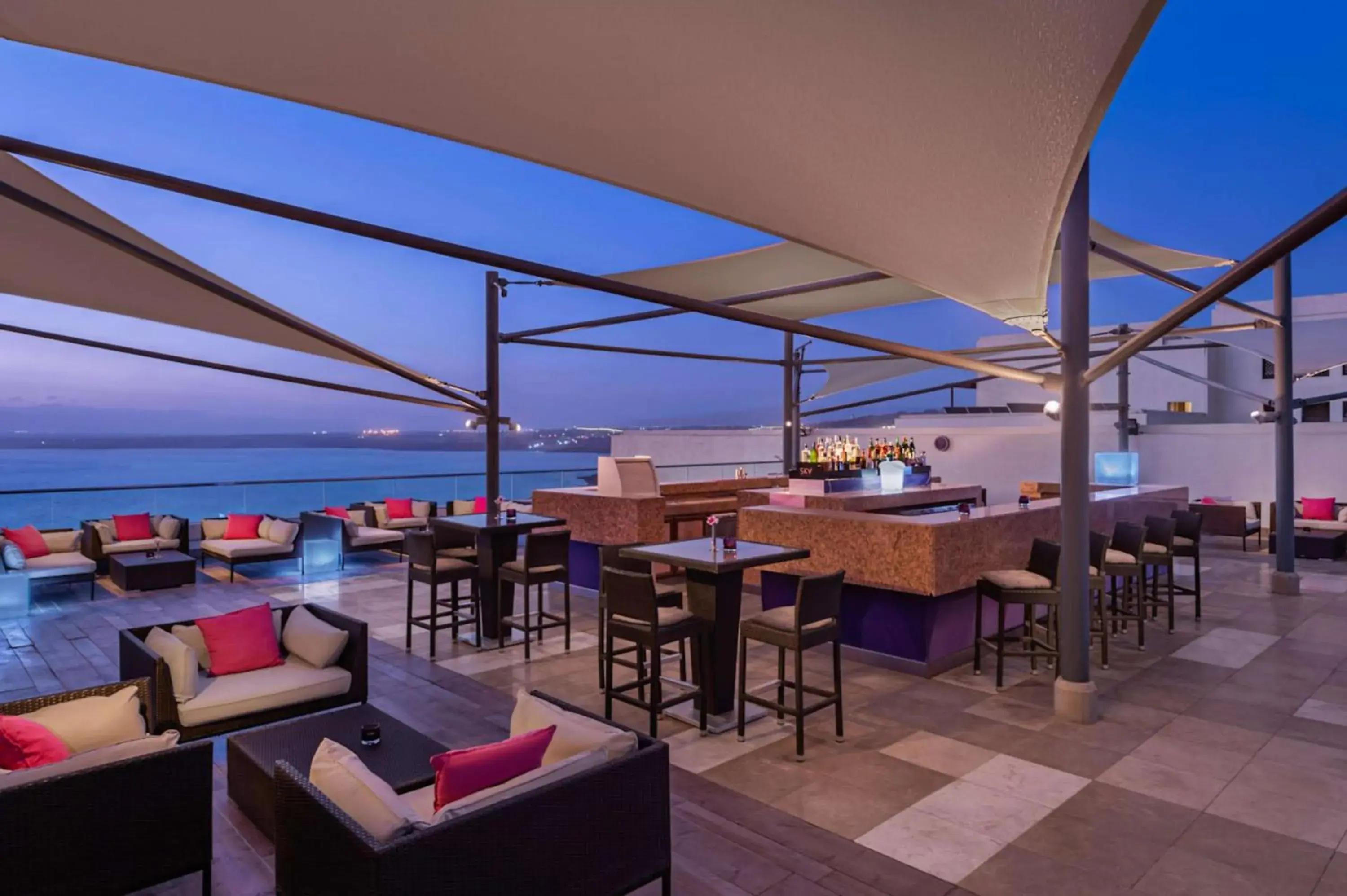 Lounge or bar in Hilton Dead Sea Resort & Spa Lounge or bar in Hilton Dead Sea Resort & Spa