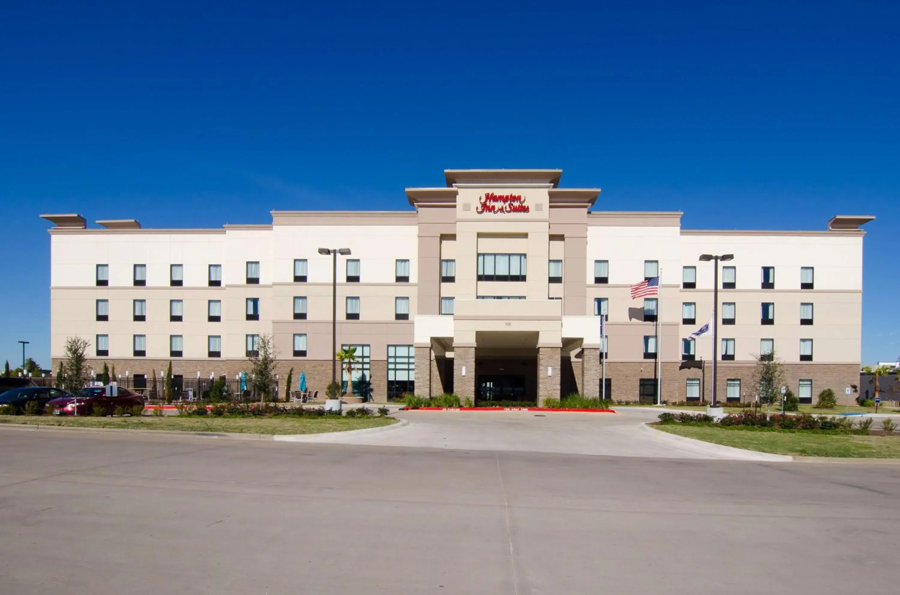 Property building in Hampton Inn & Suites Huntsville Property building in Hampton Inn & Suites Huntsville