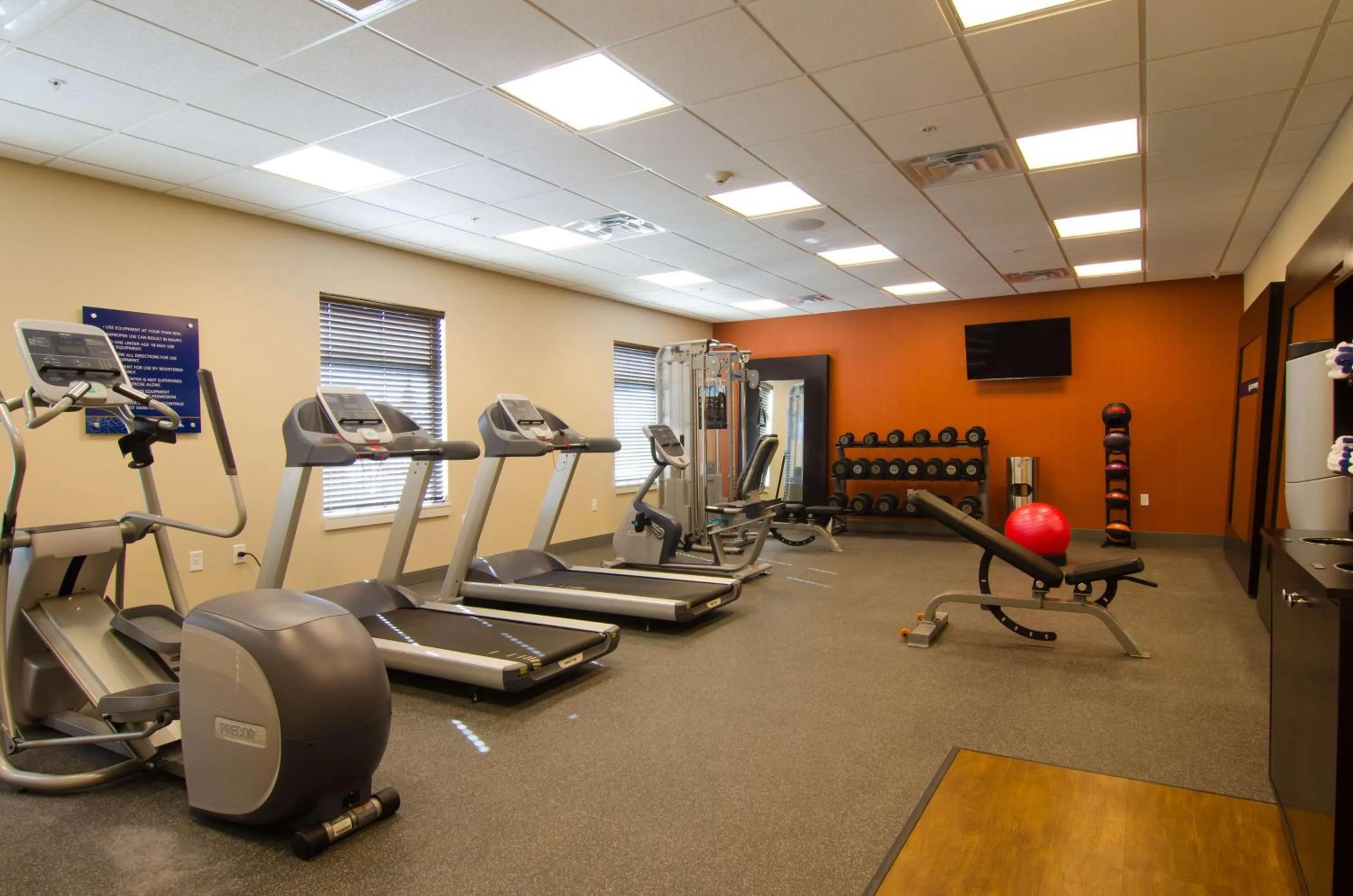 Fitness centre/facilities in Hampton Inn & Suites Huntsville