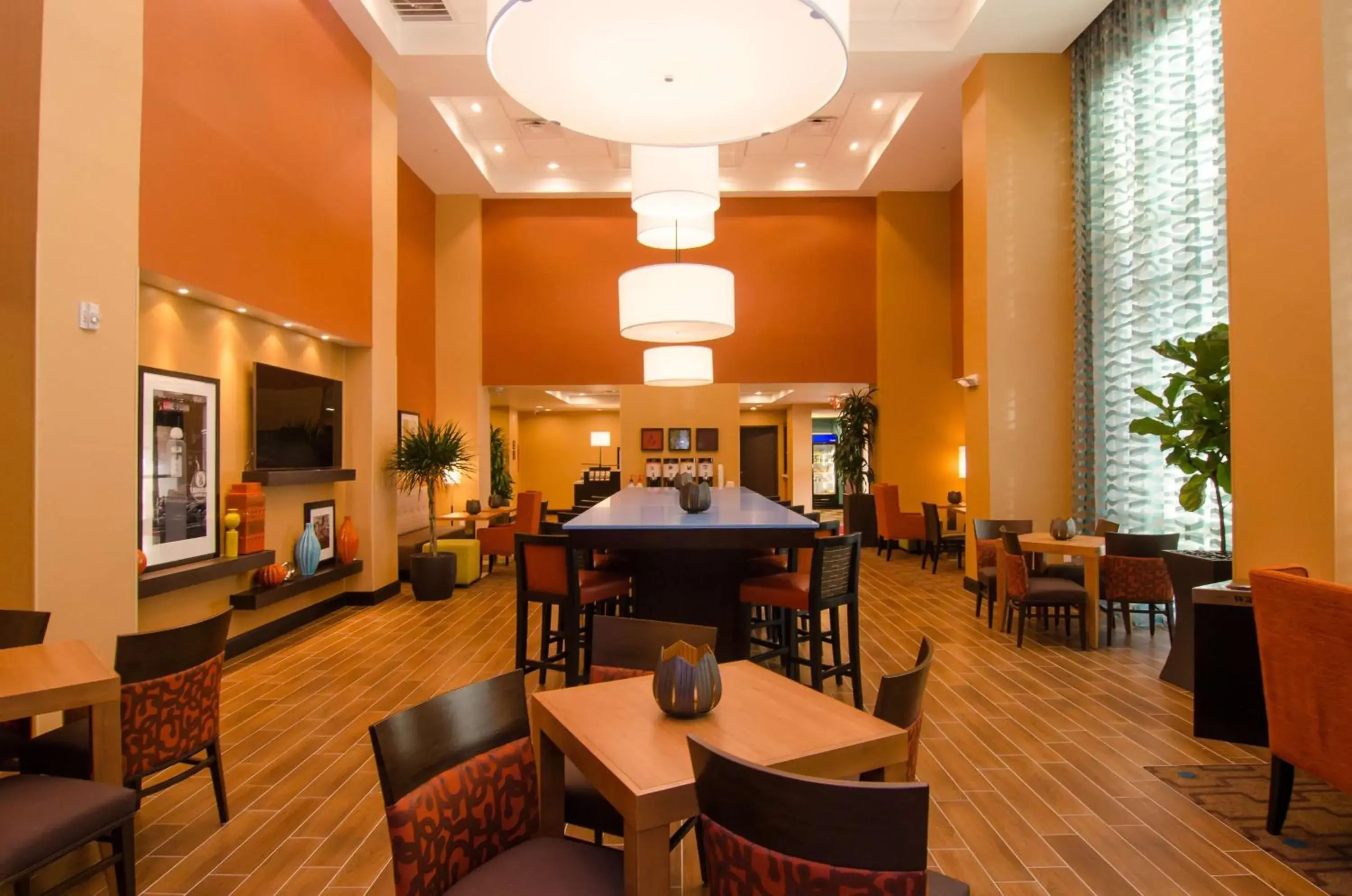 Restaurant/places to eat in Hampton Inn & Suites Huntsville Restaurant/places to eat in Hampton Inn & Suites Huntsville