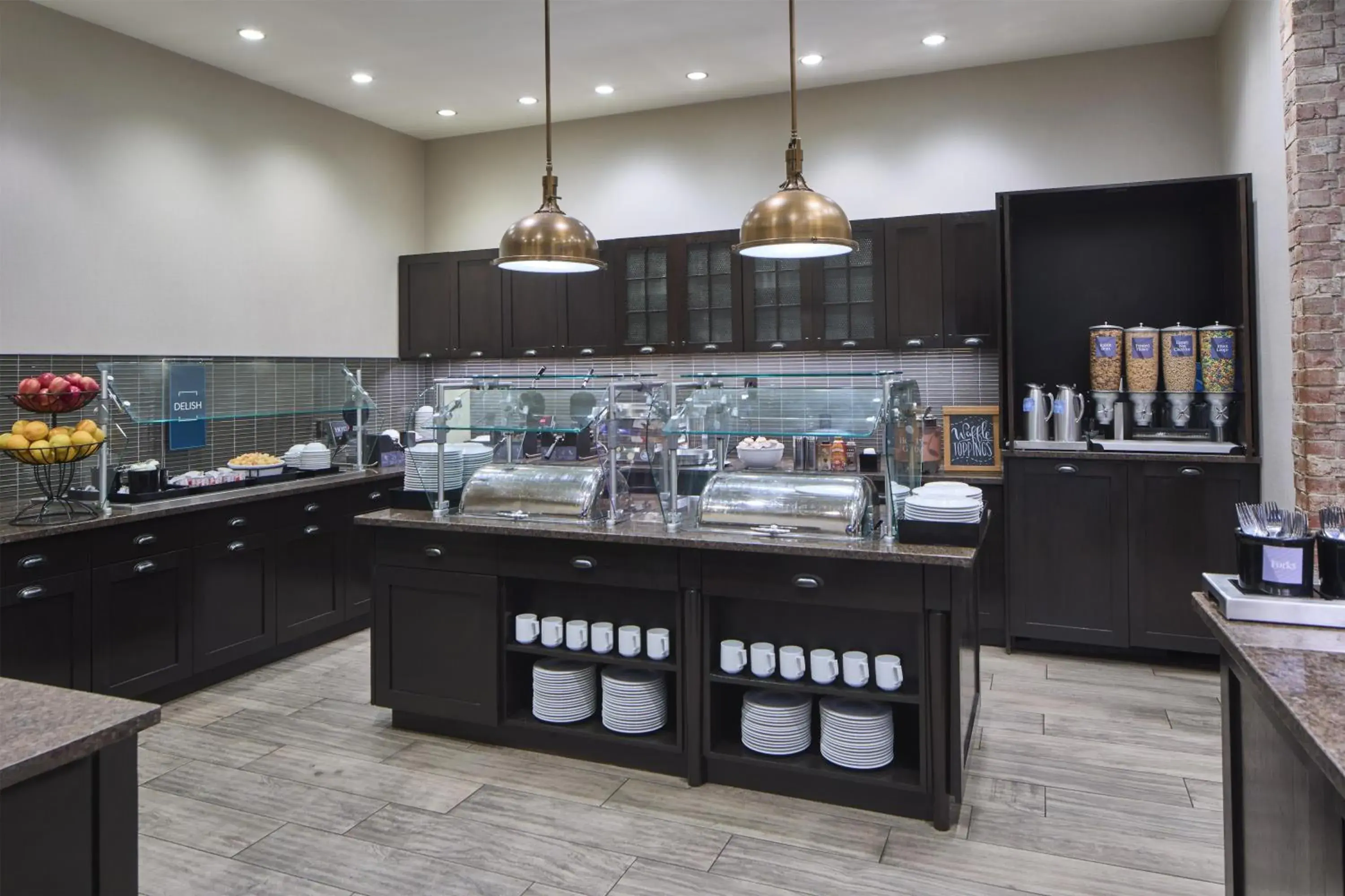 Breakfast in Homewood Suites Savannah Historic District/Riverfront Breakfast in Homewood Suites Savannah Historic District/Riverfront