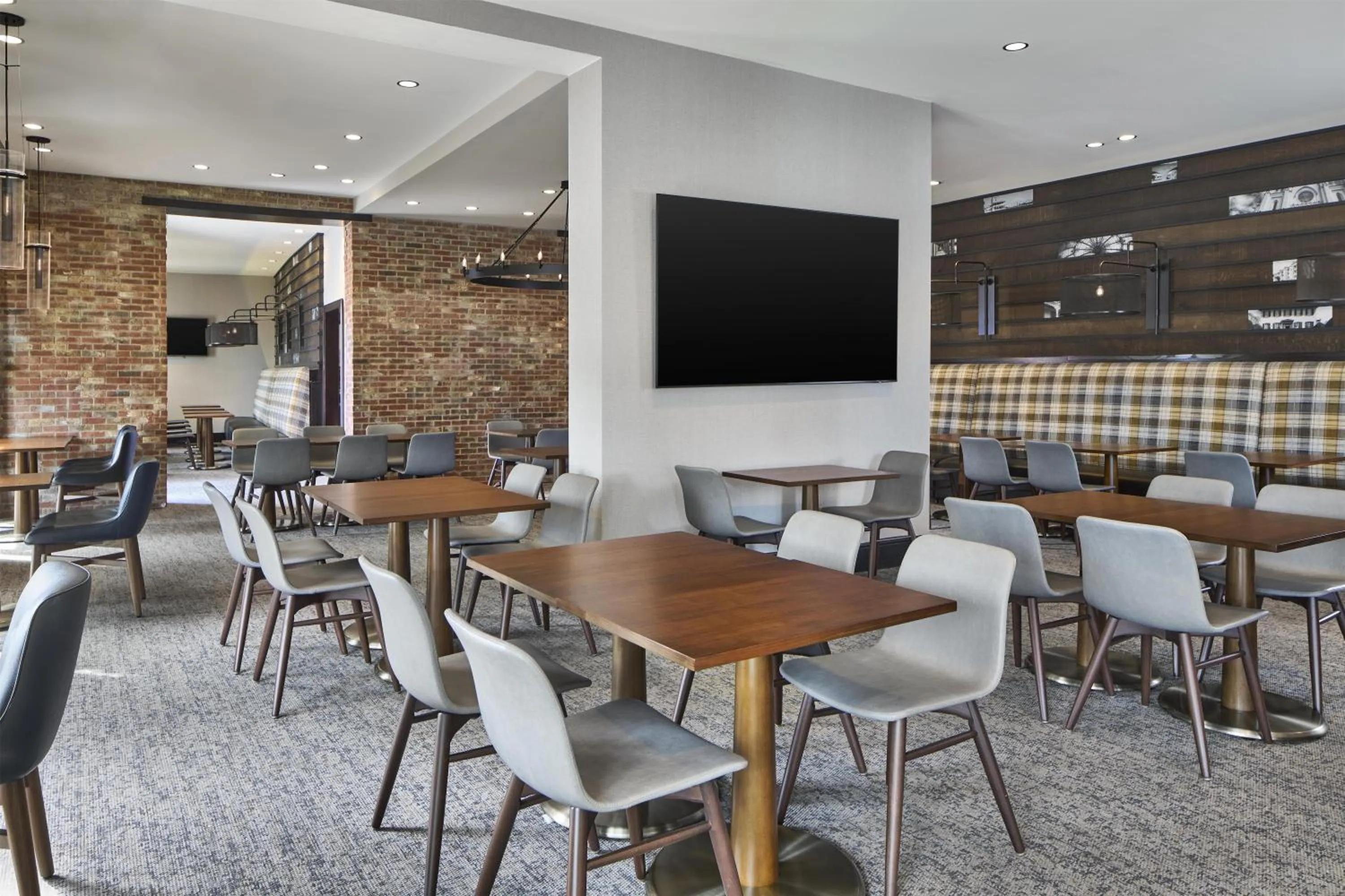 Breakfast in Homewood Suites Savannah Historic District/Riverfront