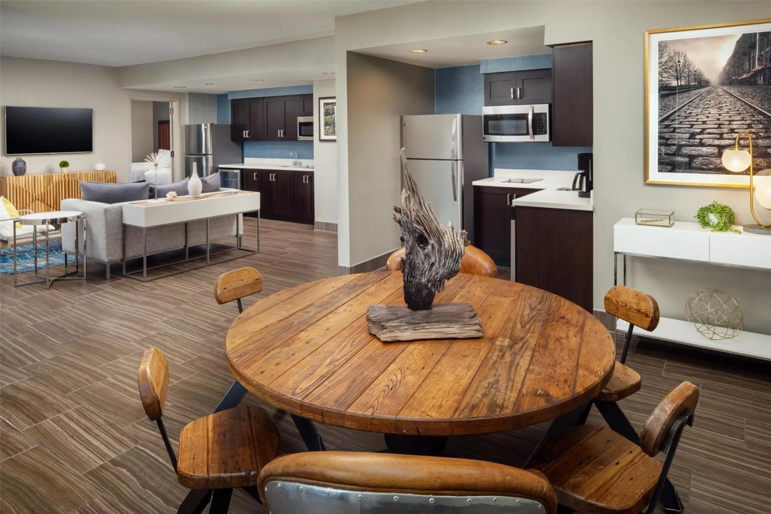 Kitchen or kitchenette in Homewood Suites Savannah Historic District/Riverfront