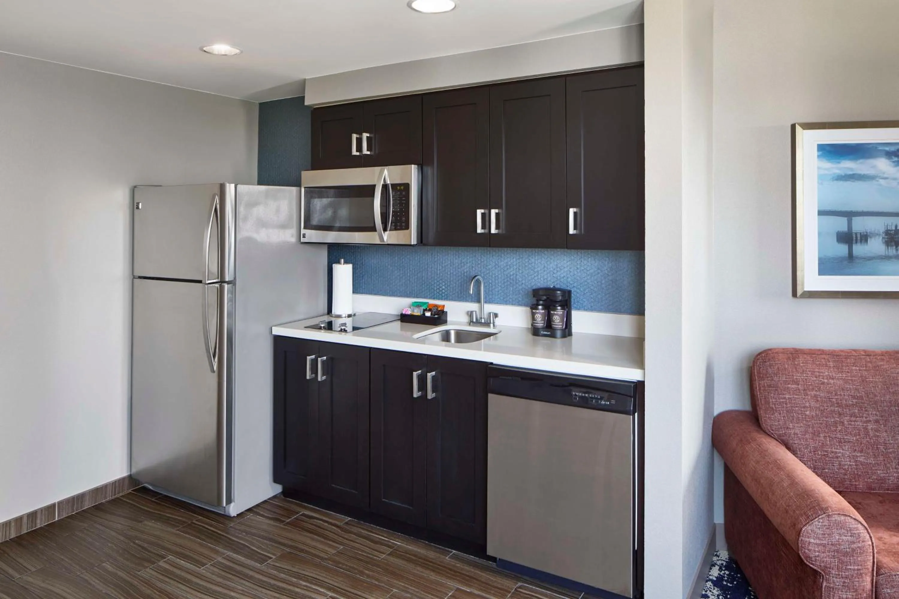 Kitchen or kitchenette in Homewood Suites Savannah Historic District/Riverfront