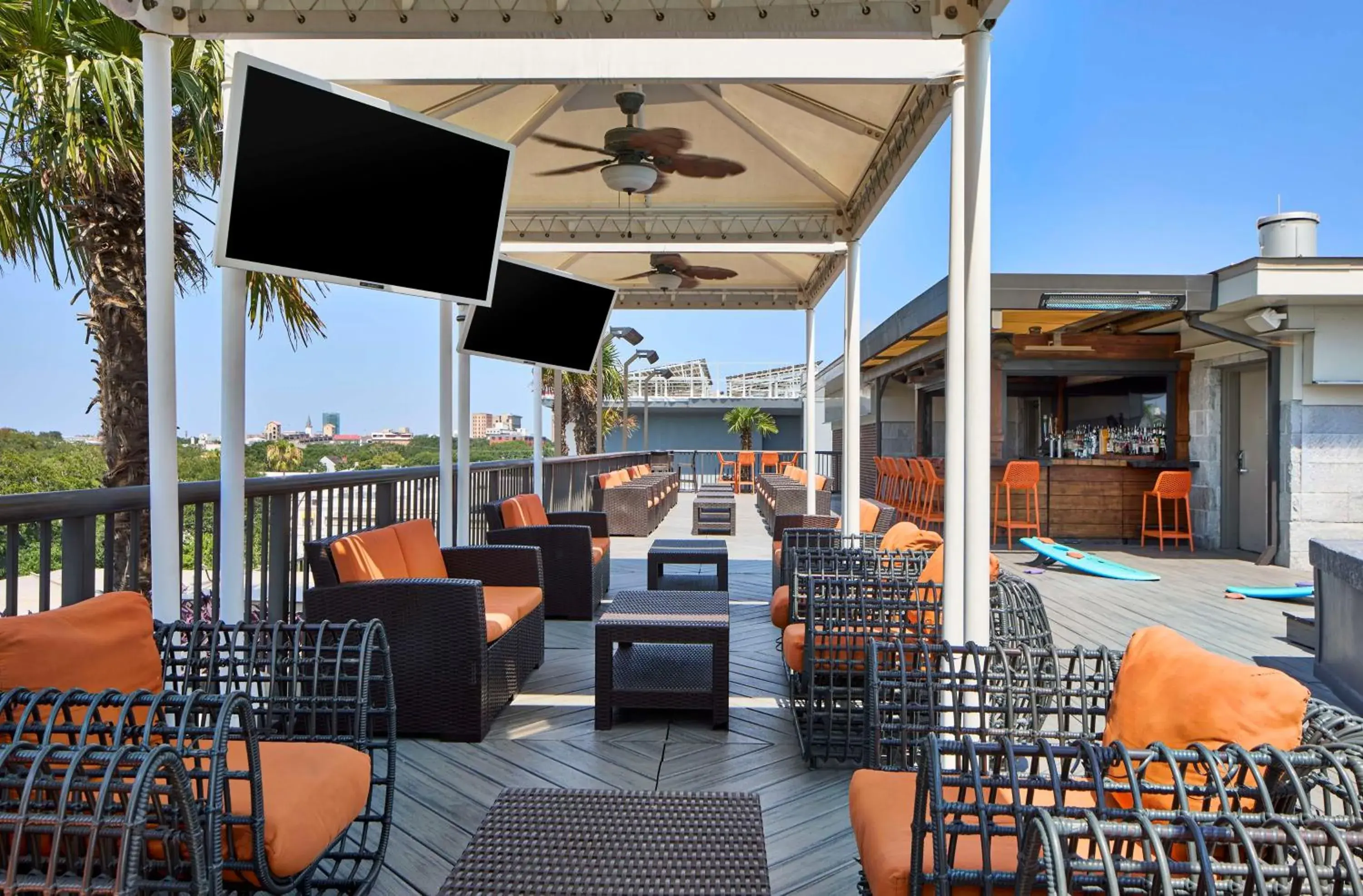 Lounge or bar in Homewood Suites Savannah Historic District/Riverfront Lounge or bar in Homewood Suites Savannah Historic District/Riverfront